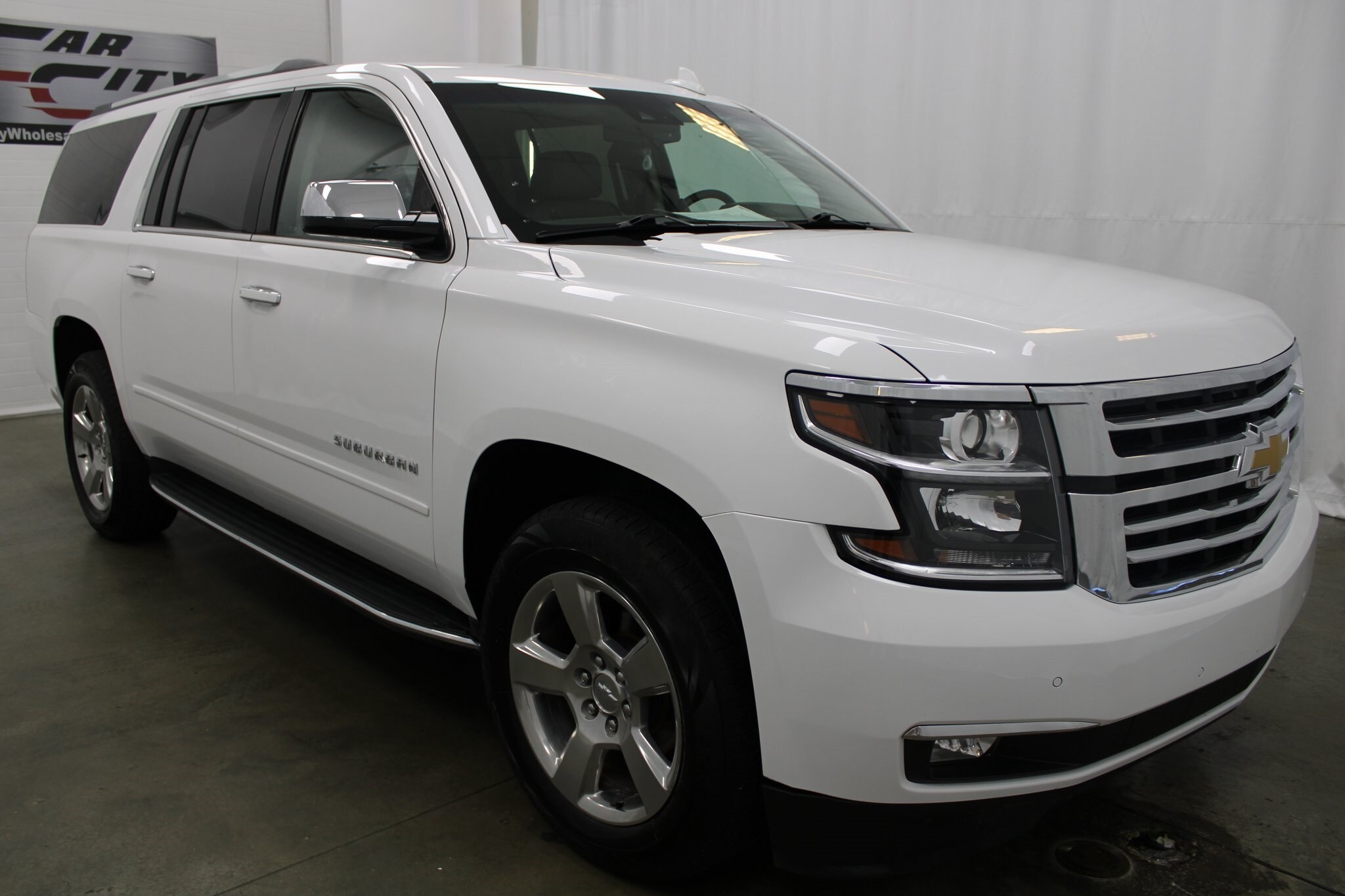 2020 Chevrolet Suburban Premier photo 2