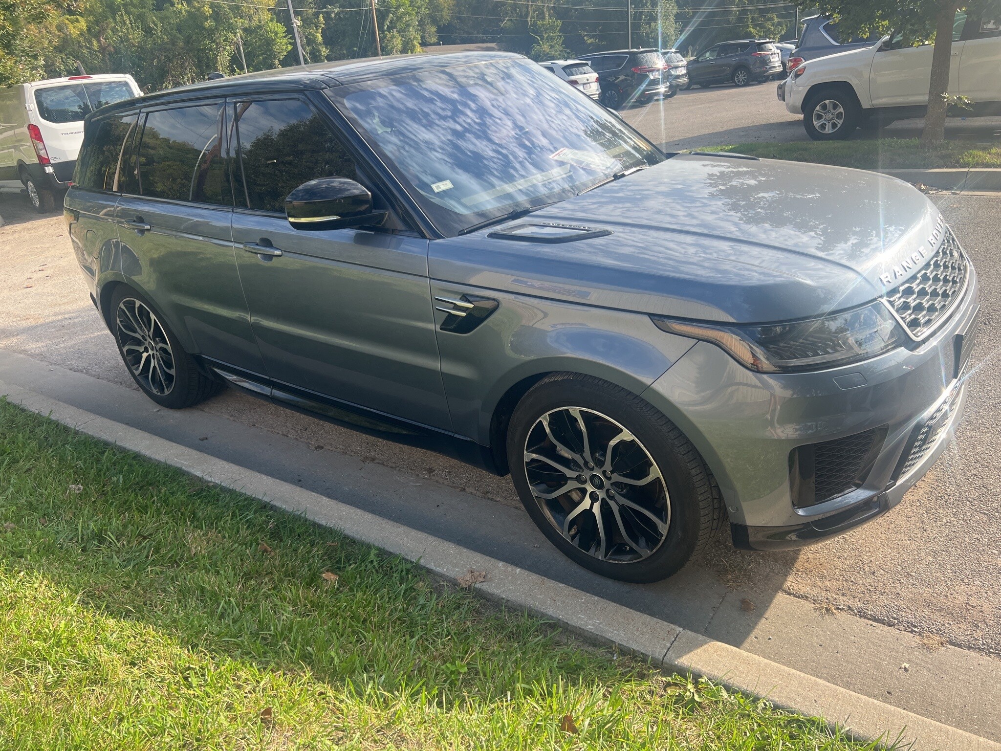 2020 Land Rover Range Rover Sport HSE photo 3