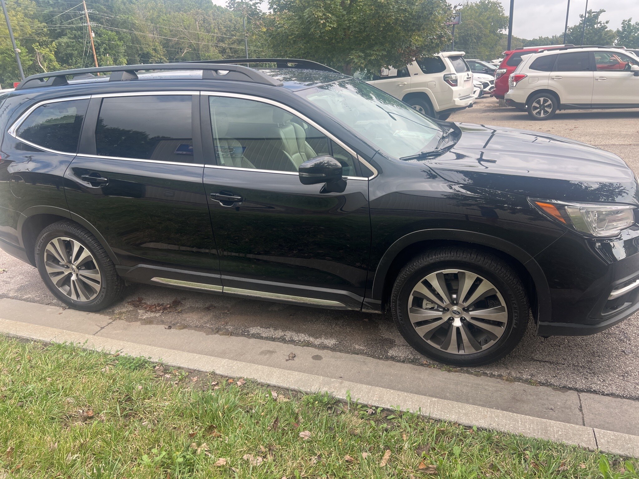 2022 Subaru Ascent Limited photo 4