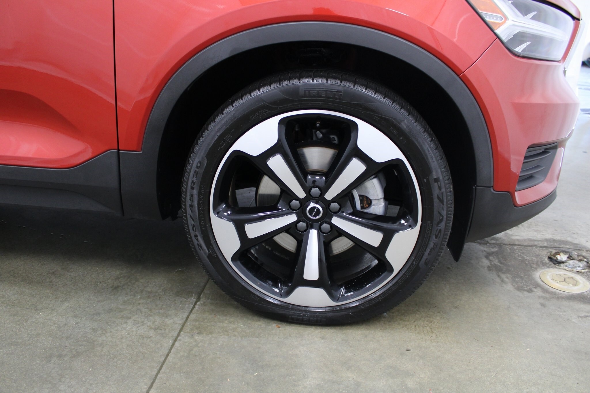 2022 Volvo XC40 Momentum photo 3