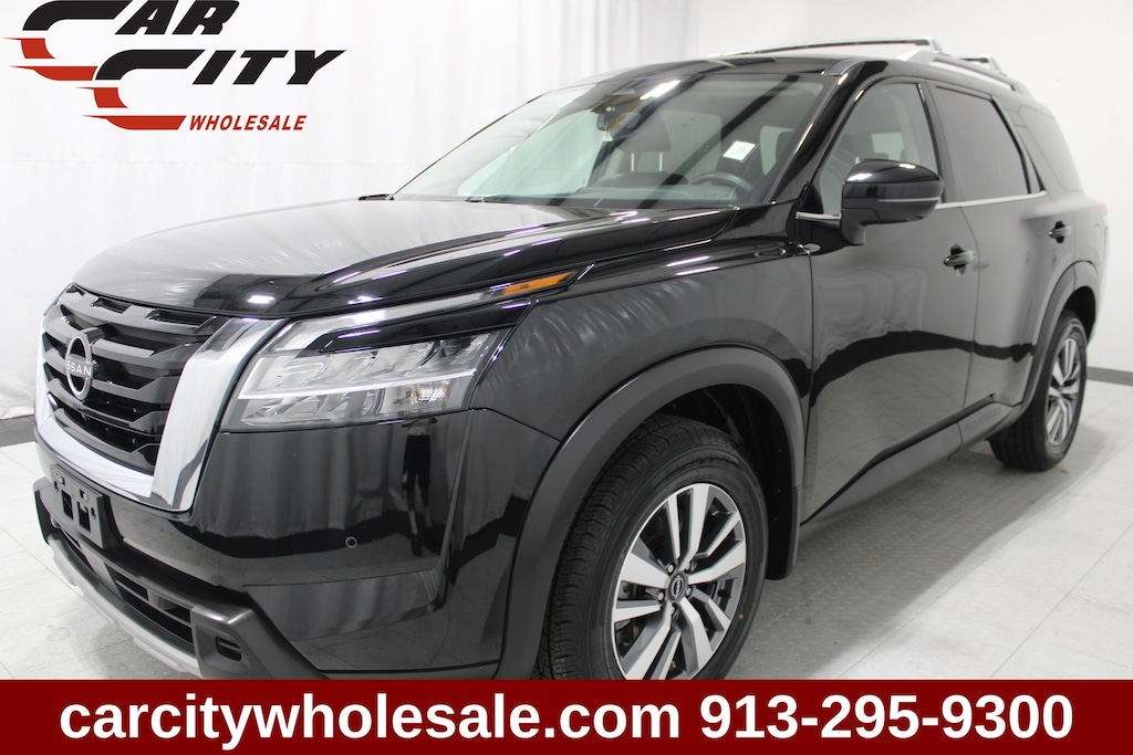 Used 2024 Nissan Pathfinder SL SUV