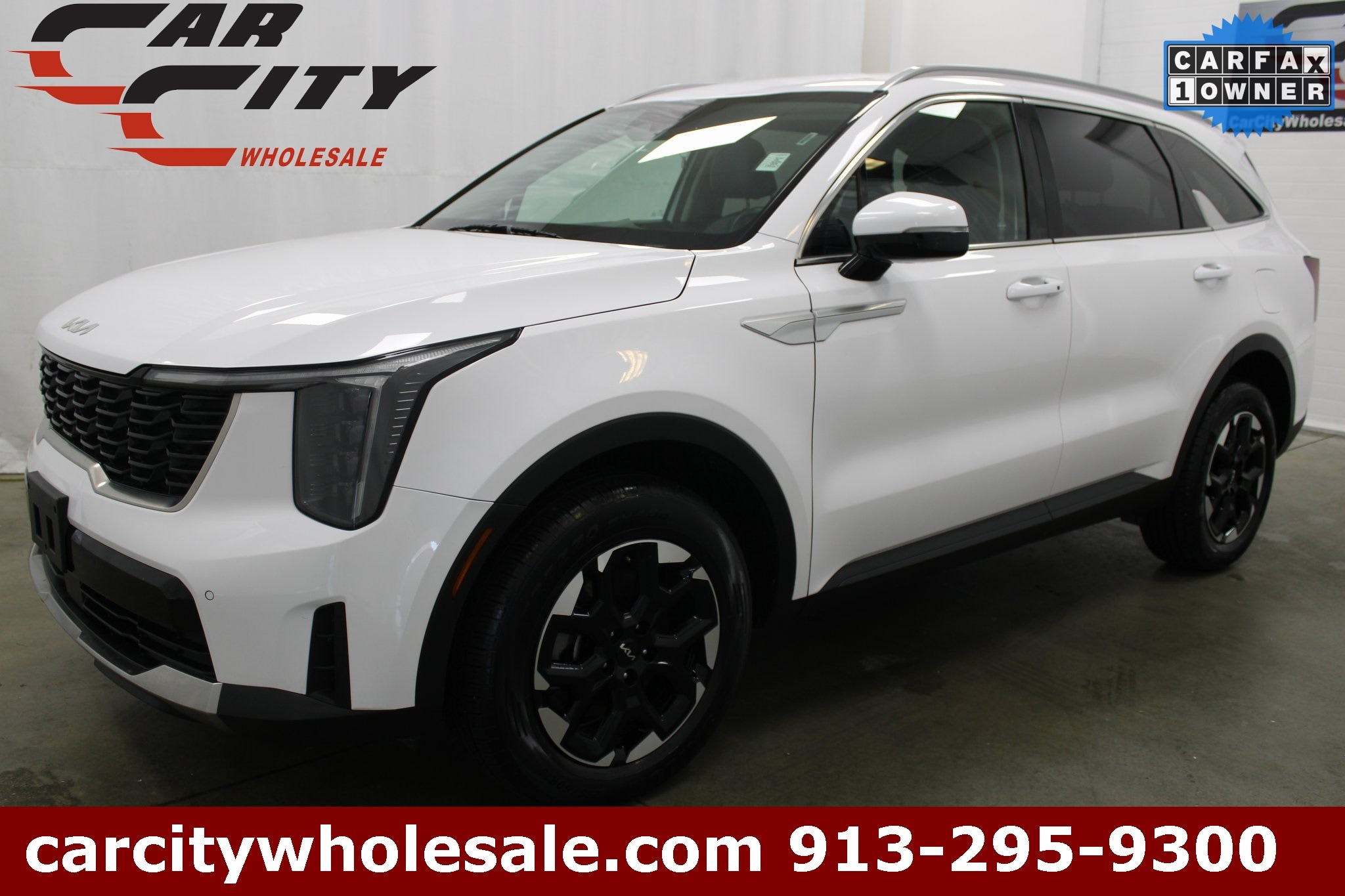 2024 Kia Sorento S's photo