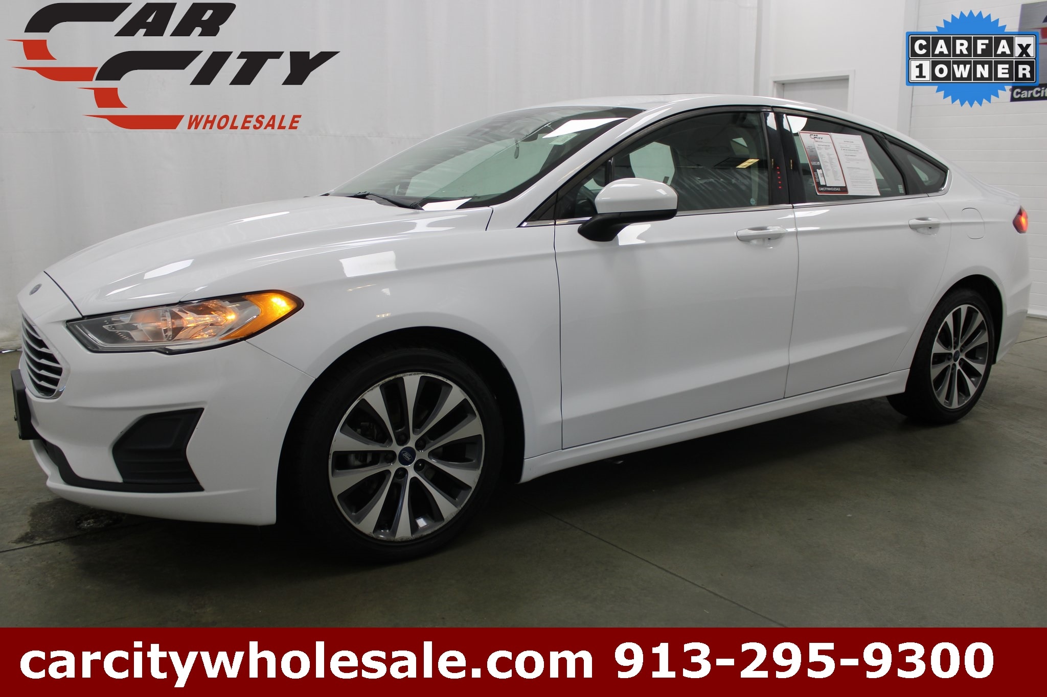 2019 Ford Fusion SE's photo