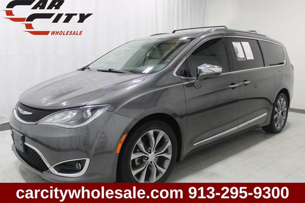 Used 2019 Chrysler Pacifica Limited Minivan/Van