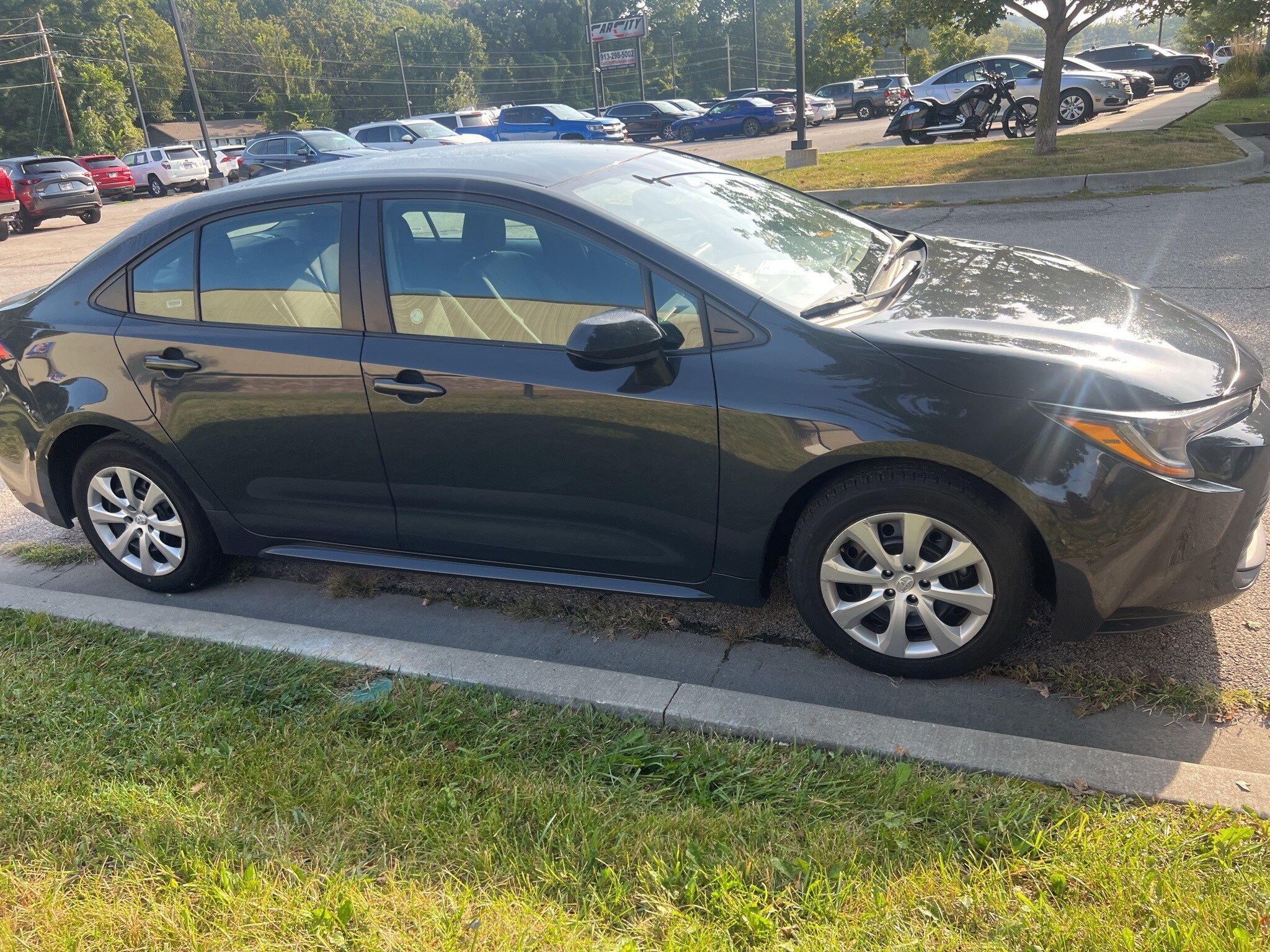 2024 Toyota Corolla LE photo 4