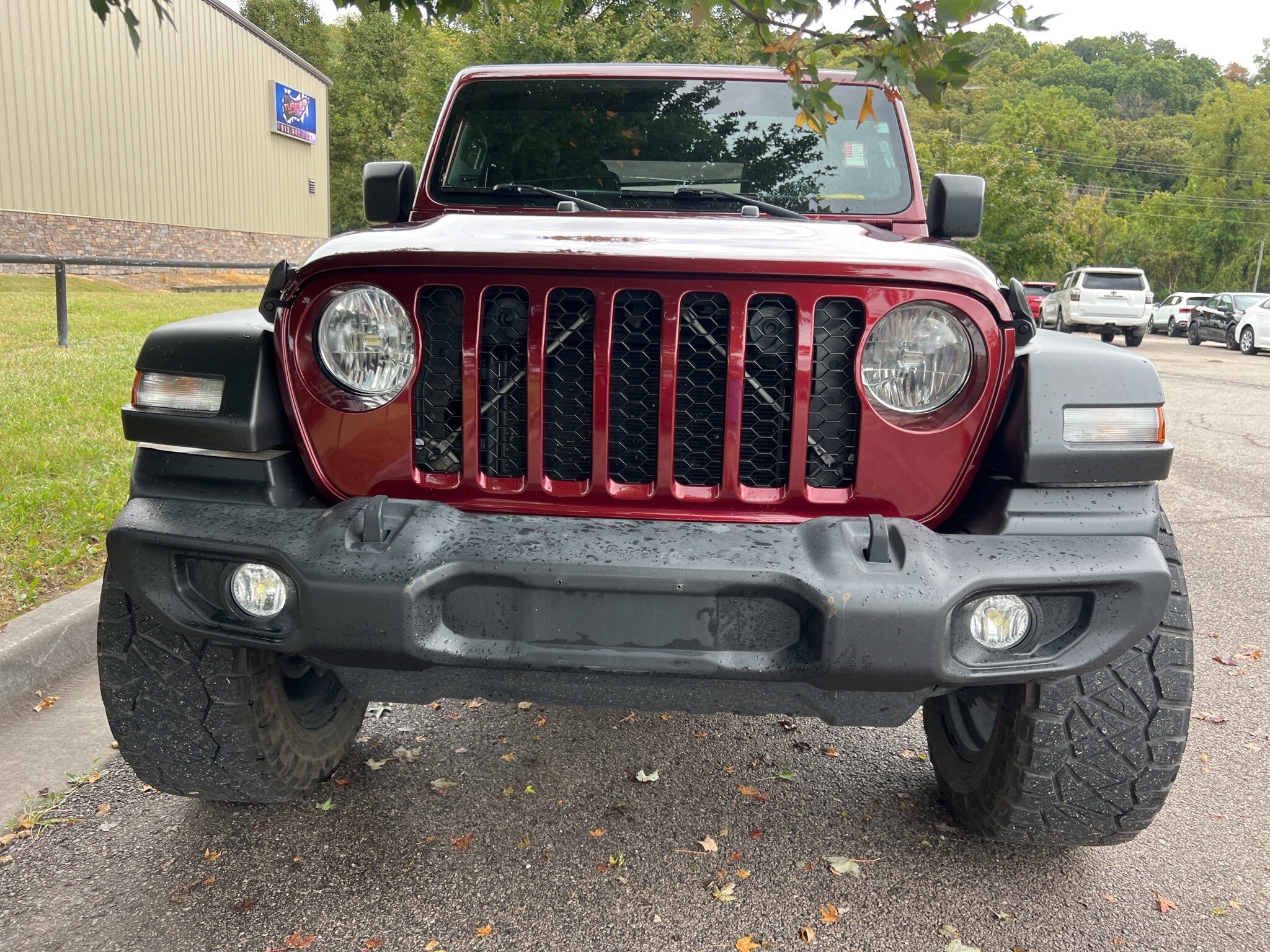 2021 Jeep Gladiator Sport photo 2