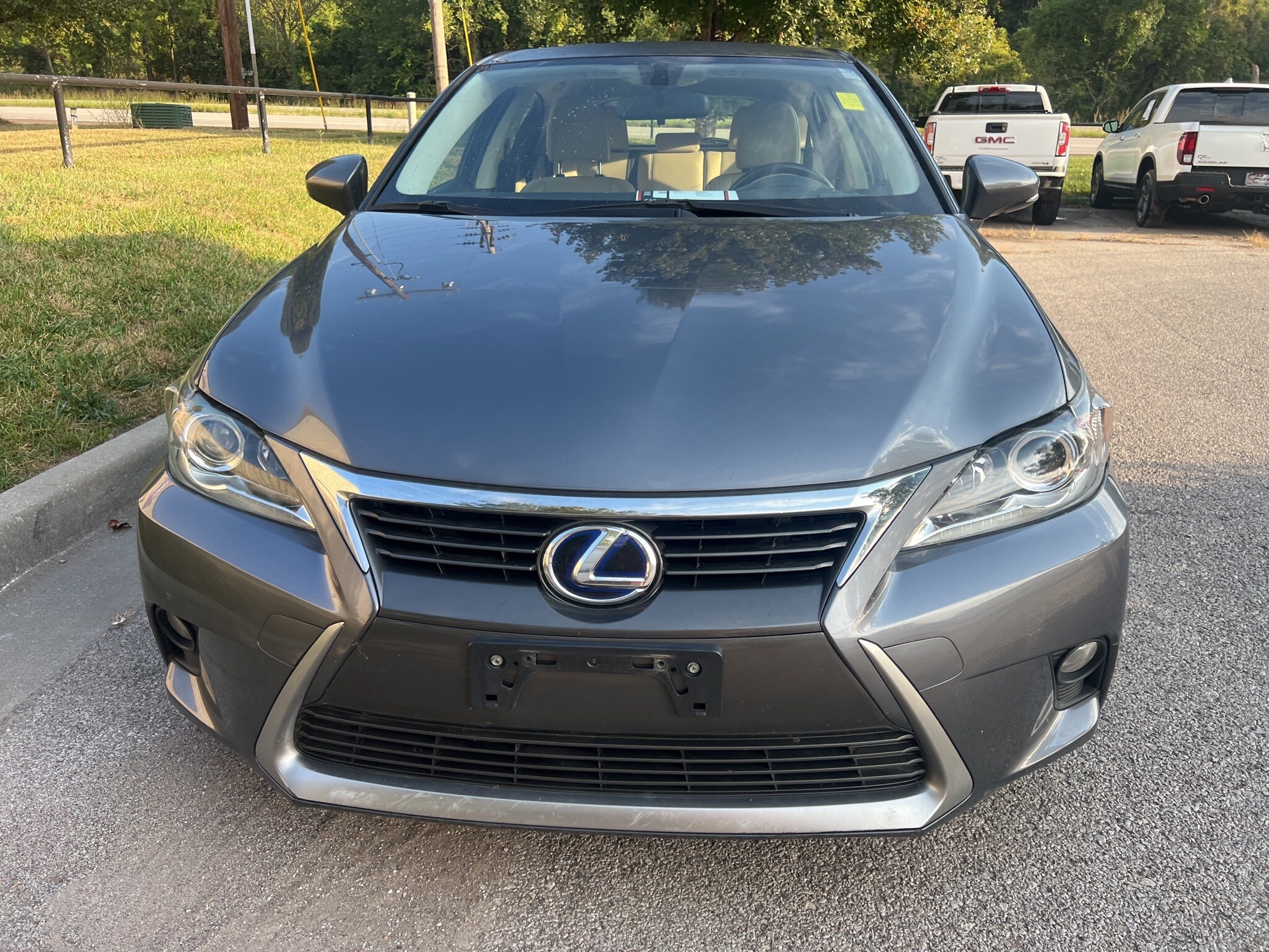 2014 Lexus CT 200h photo 2