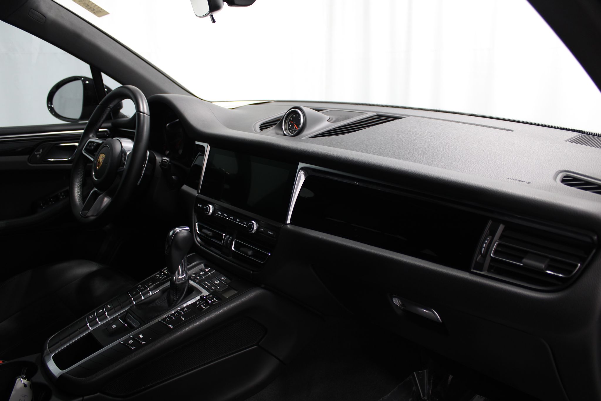 2021 Porsche Macan S - Photo 26