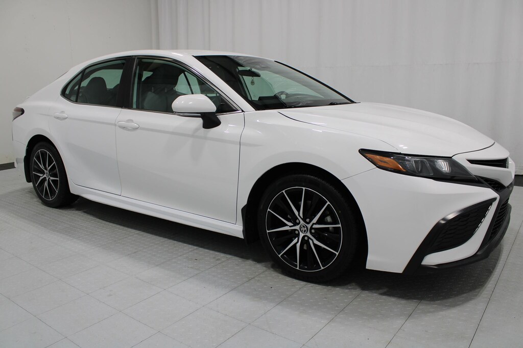 Used 2023 Toyota Camry SE Sedan