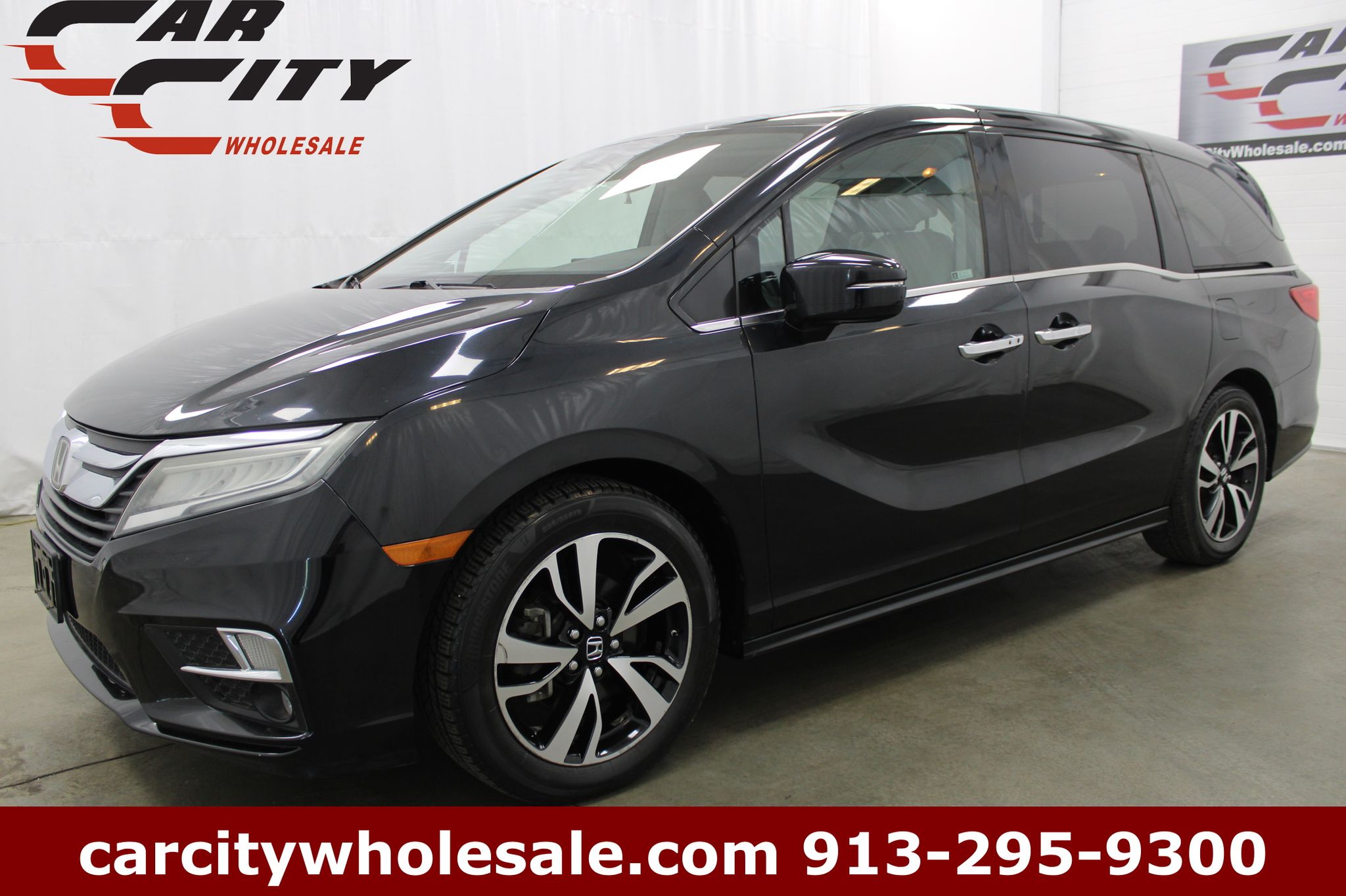 2018 Honda Odyssey Elite's photo