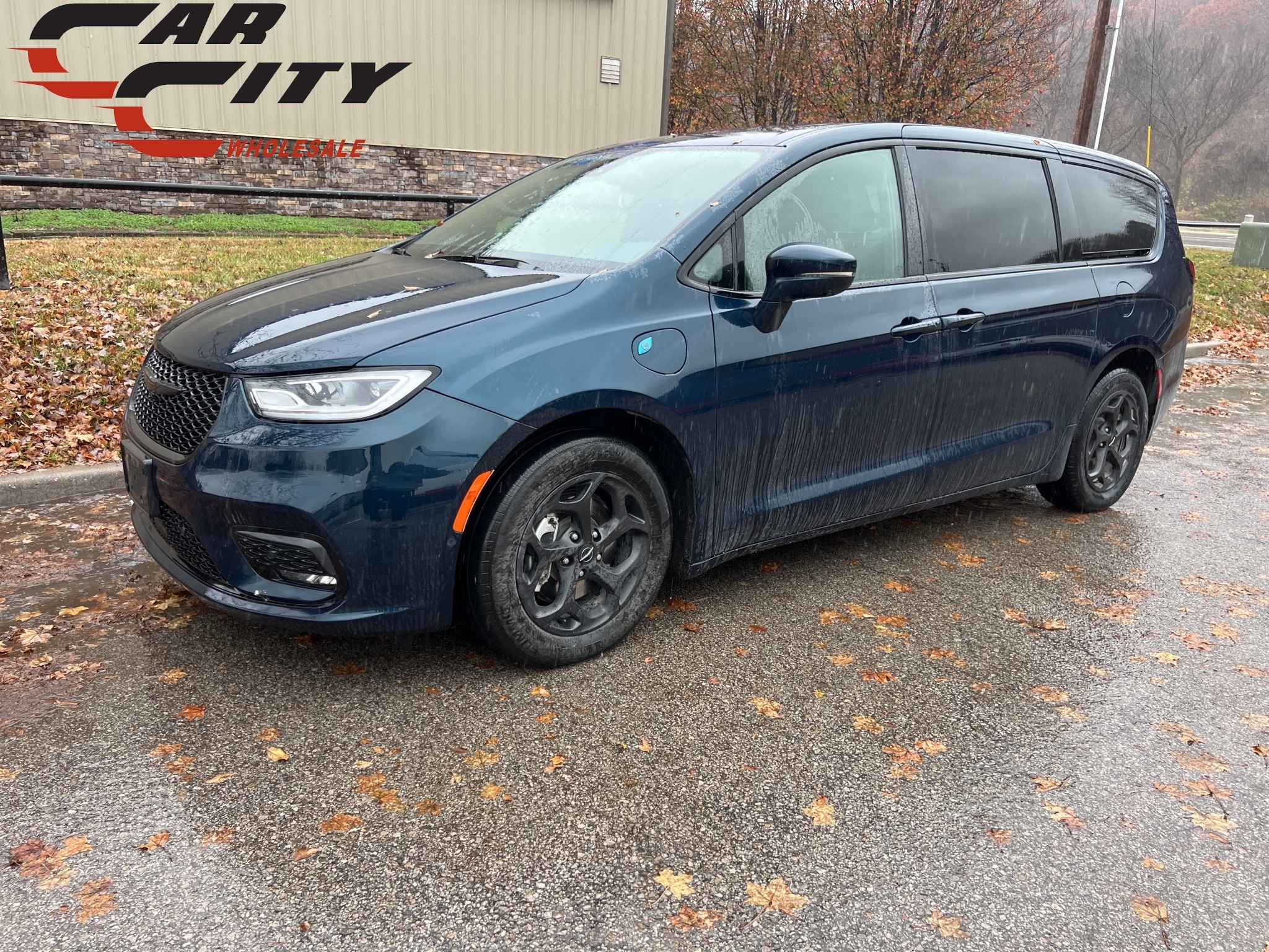 2022 Chrysler Pacifica Hybrid Limited's photo