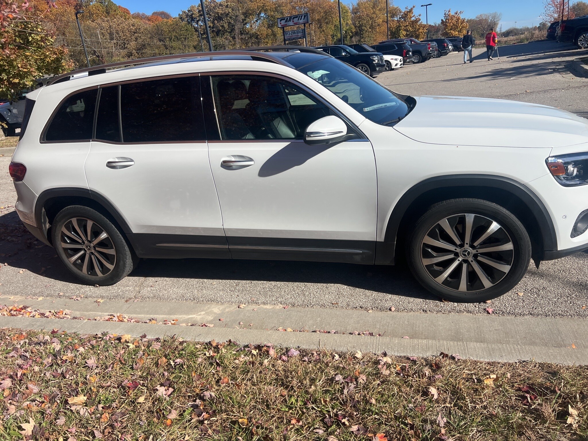 2021 Mercedes Benz GLB 250 photo 3