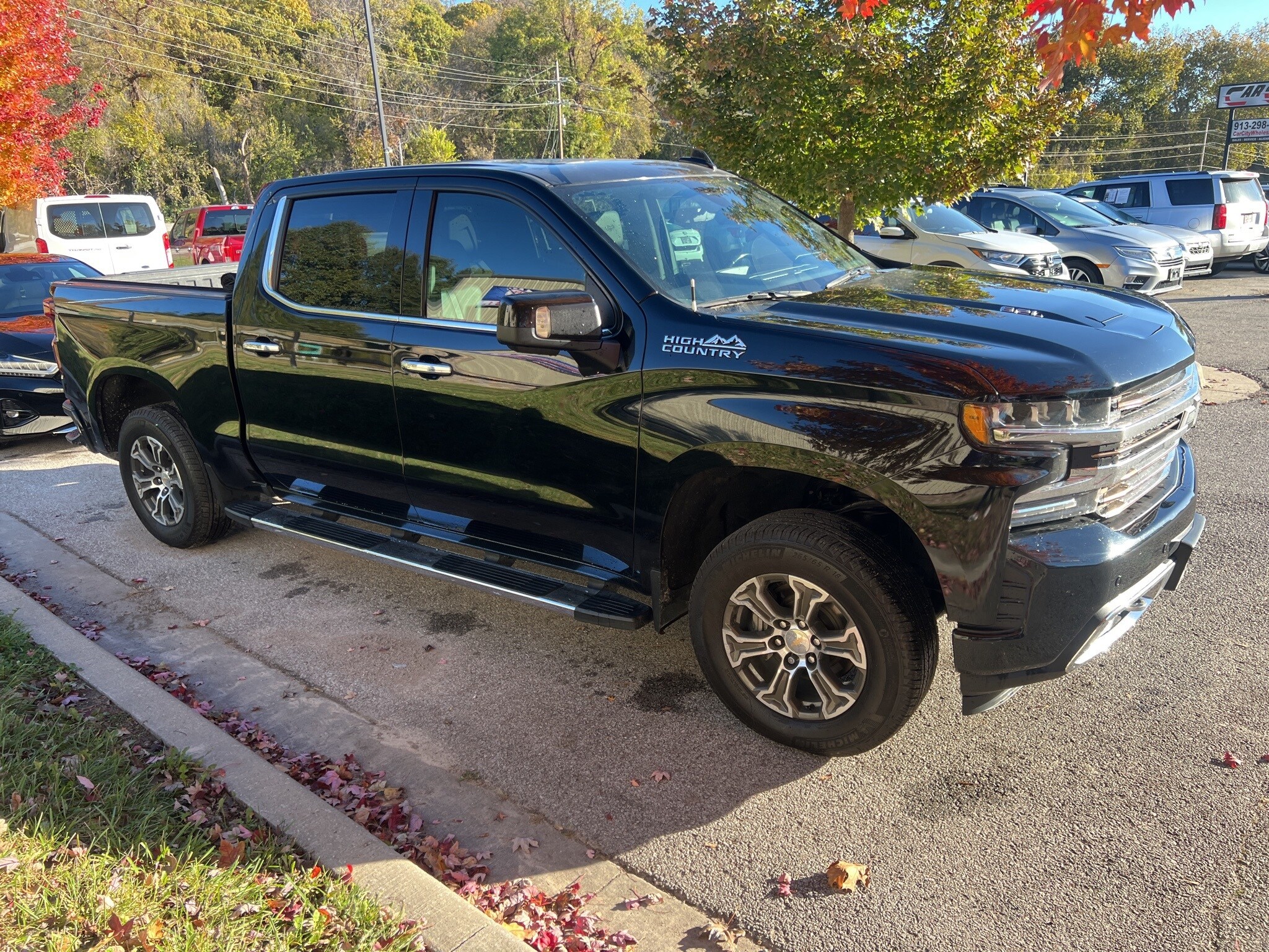 2019 Chevrolet Silverado 1500 High Country photo 3