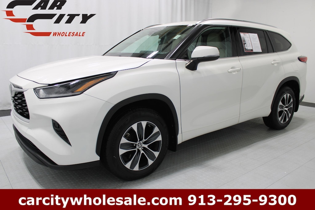 Used 2021 Toyota Highlander XLE SUV