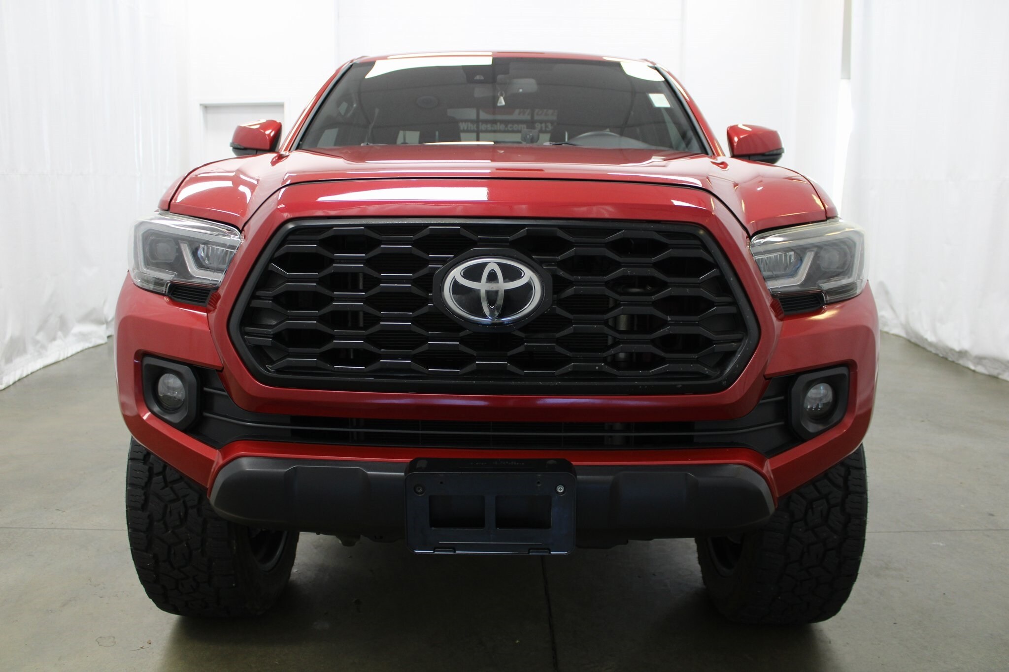 2021 Toyota Tacoma TRD Off-Road photo 2