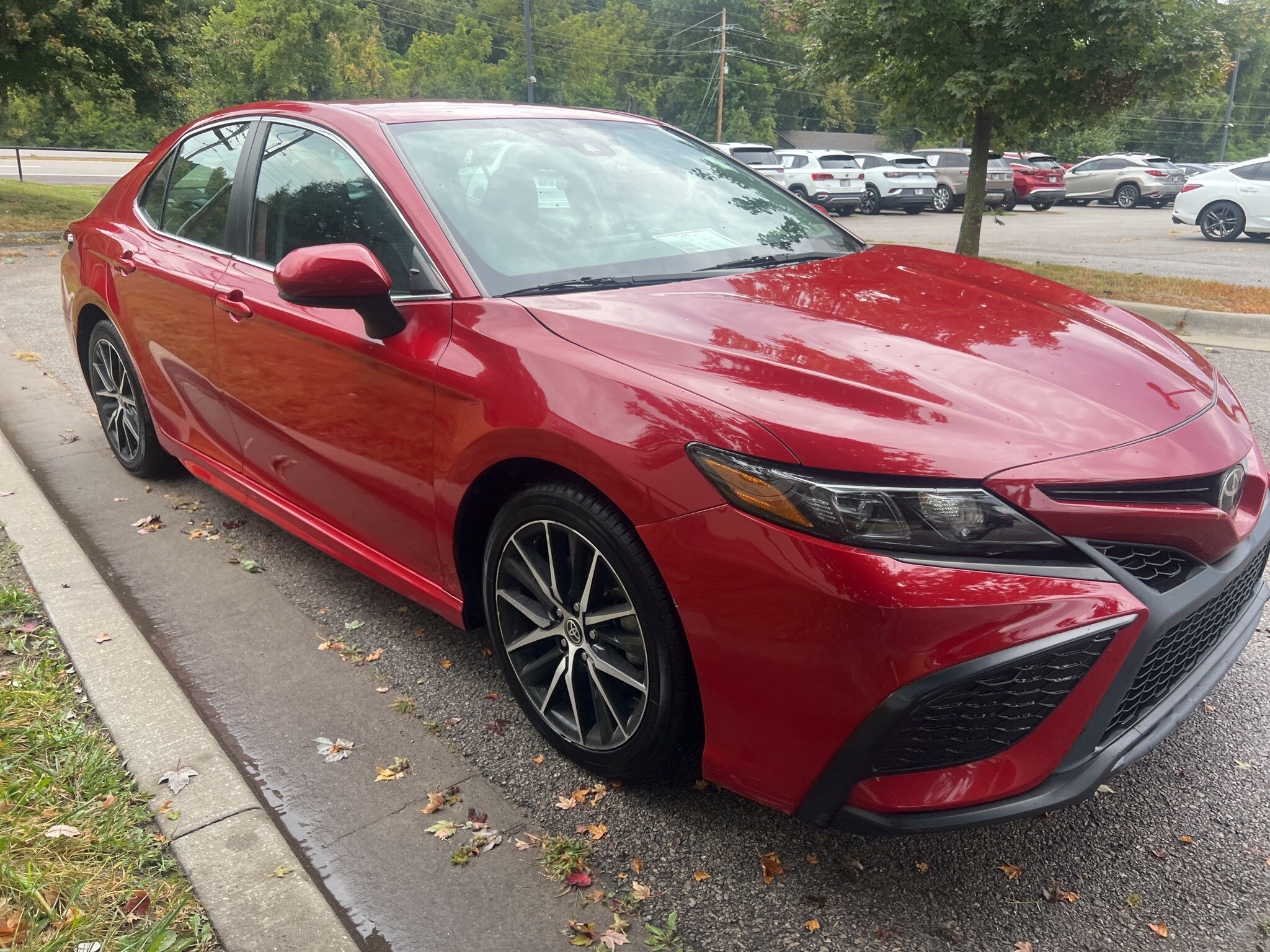 2021 Toyota Camry SE photo 3