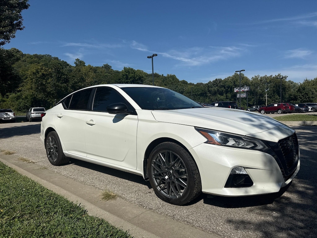 Used 2022 Nissan Altima 2.5 SR Sedan