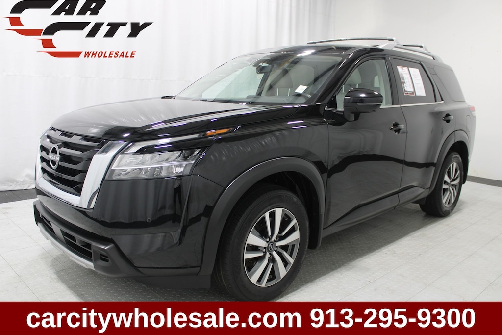 Used 2023 Nissan Pathfinder SL SUV