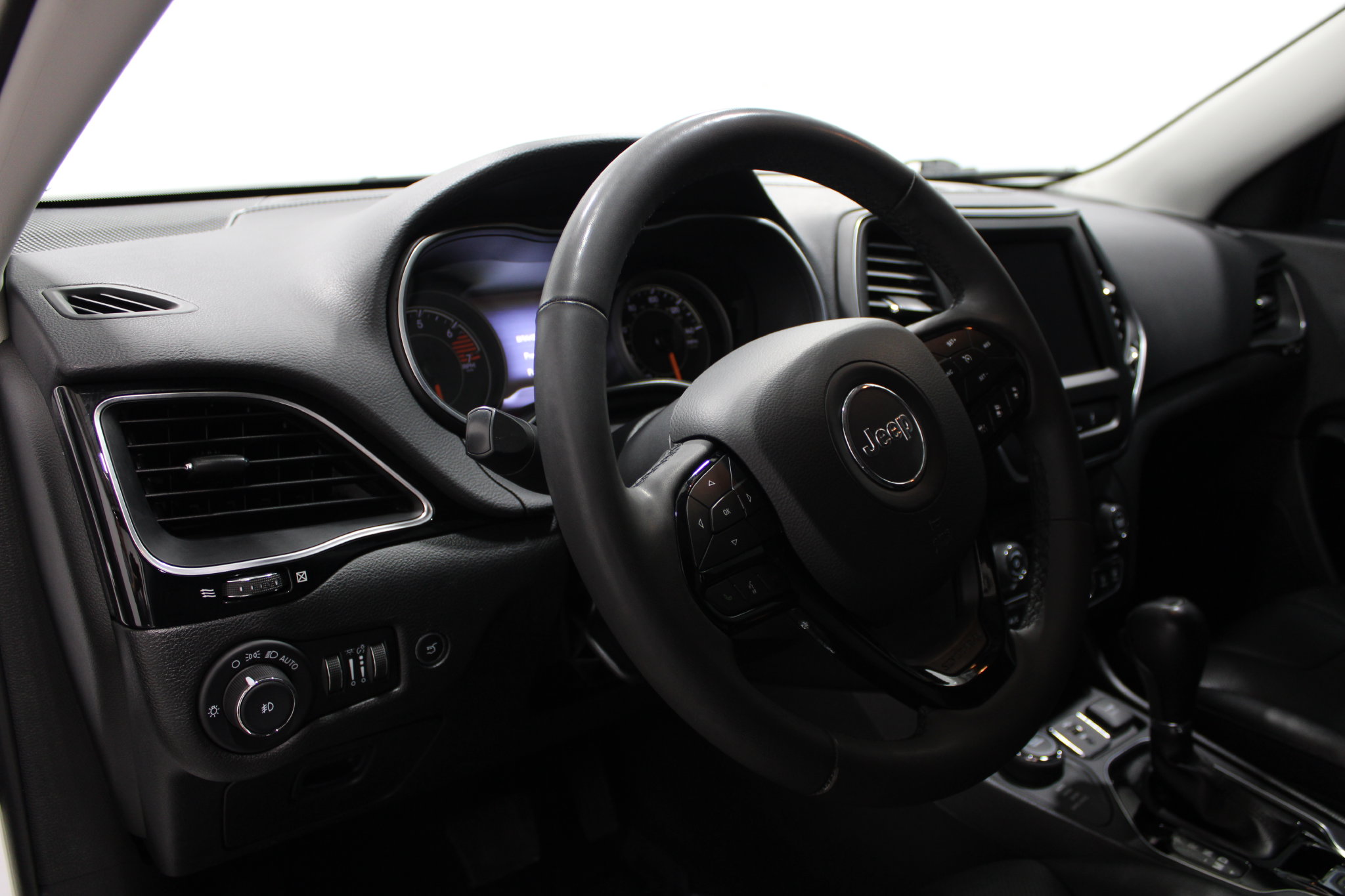 2023 Jeep Cherokee Altitude Lux - Photo 12