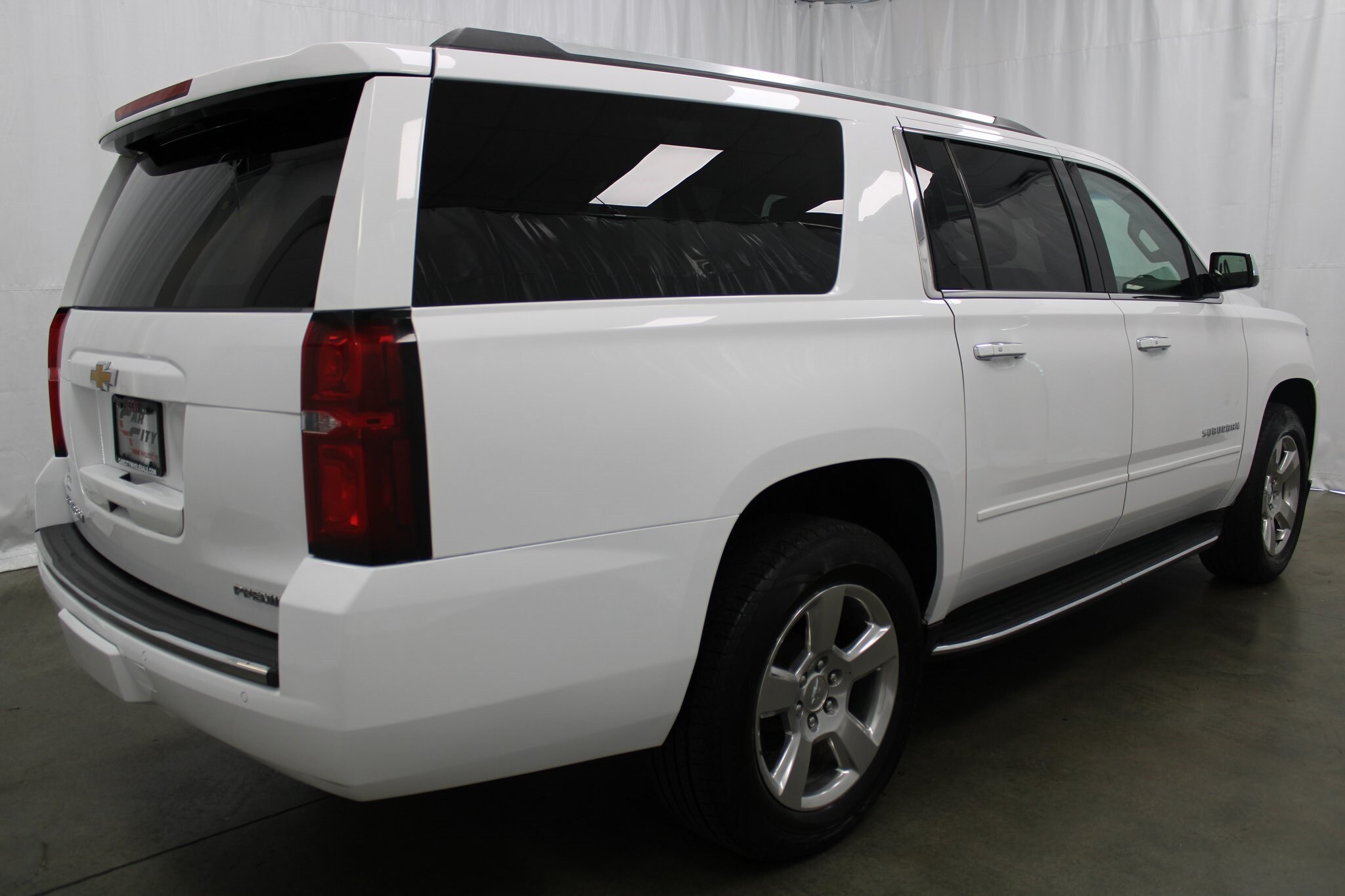 2020 Chevrolet Suburban Premier photo 3