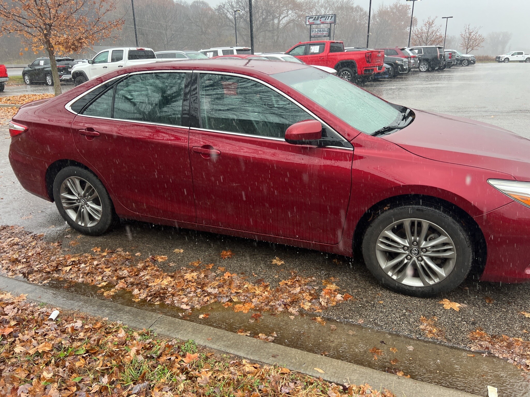 2017 Toyota Camry XLE photo 4