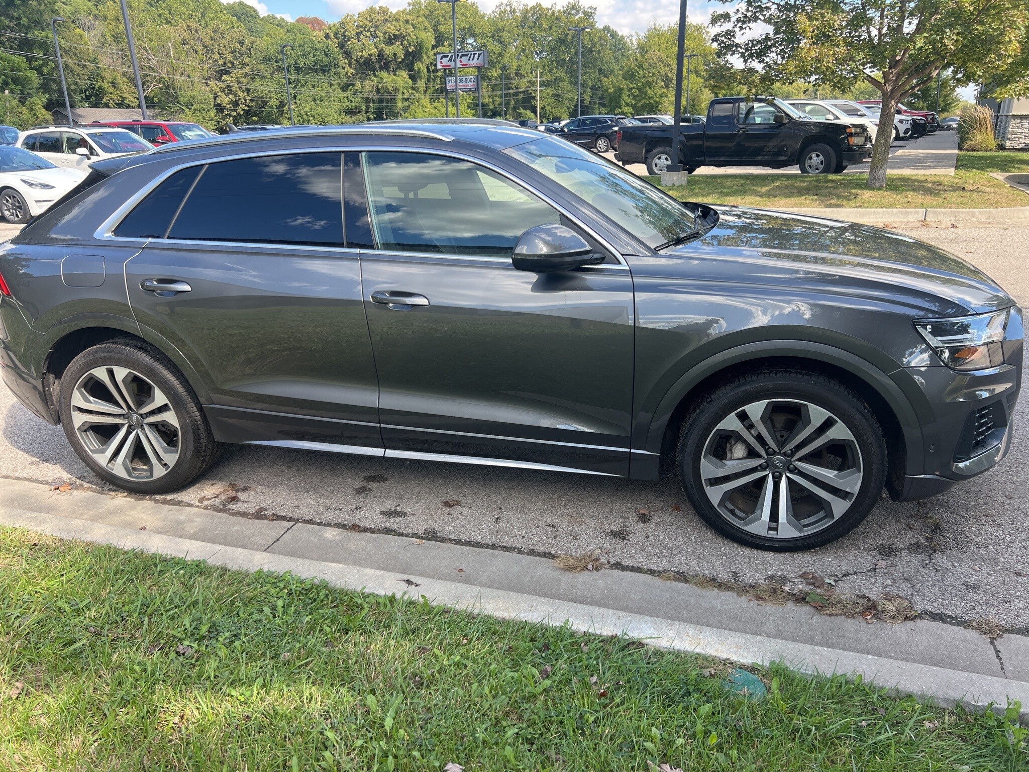 2019 Audi Q8 Premium Plus photo 4