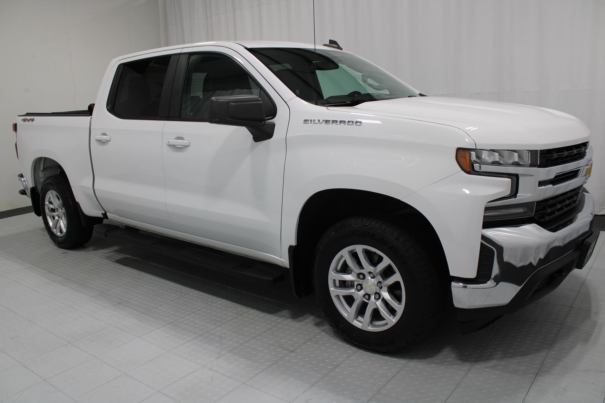 2020 Chevrolet Silverado 1500 LT - Photo 4