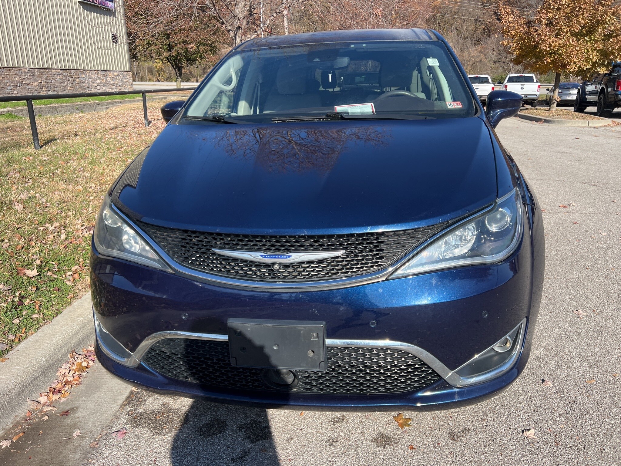 2020 Chrysler Pacifica Touring photo 2