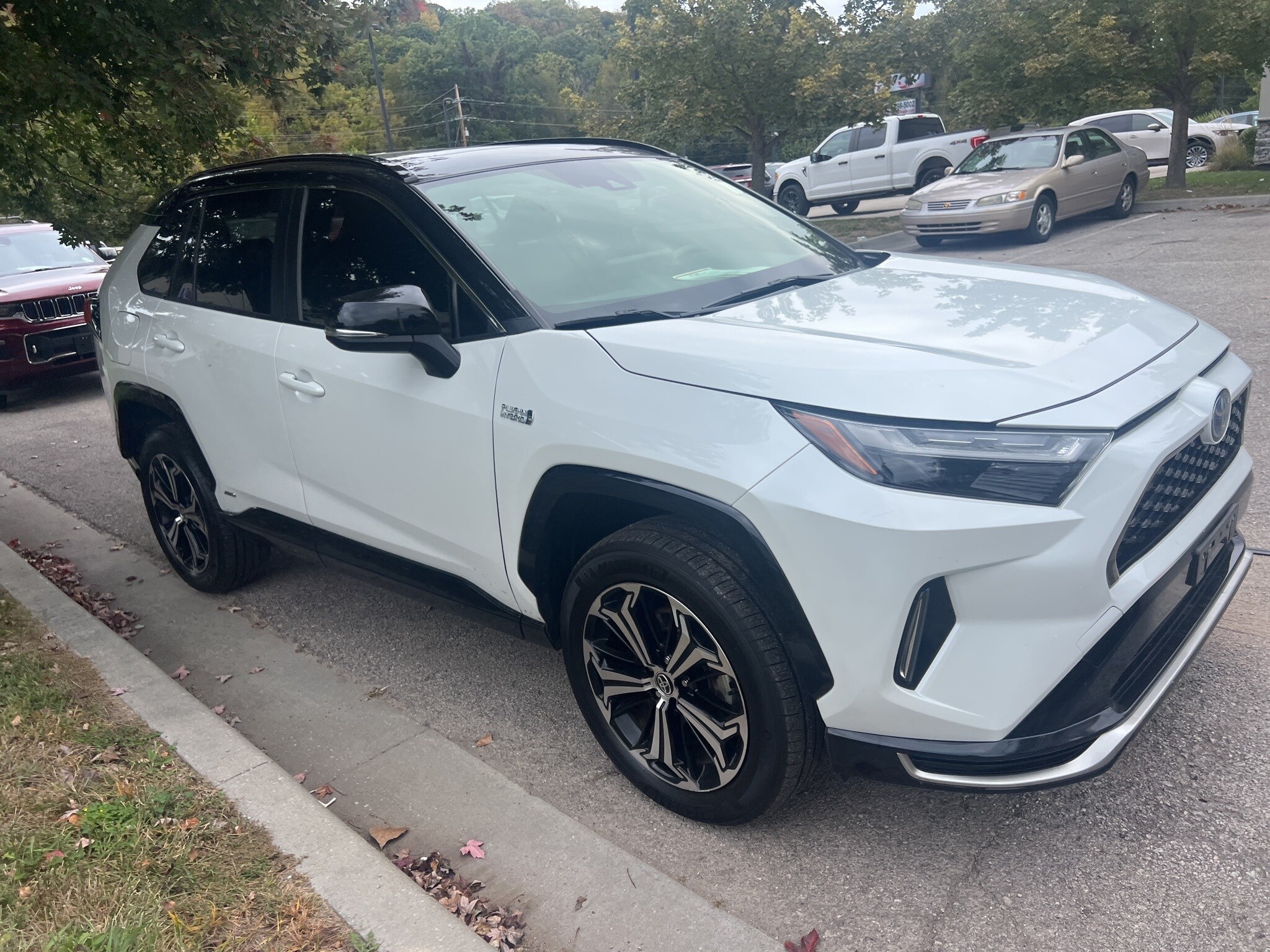 2023 Toyota RAV4 Prime XSE photo 3