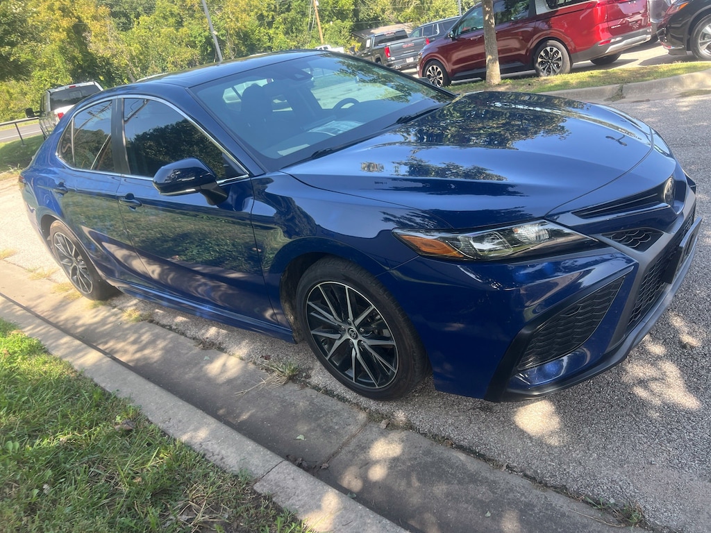 Used 2023 Toyota Camry SE Sedan