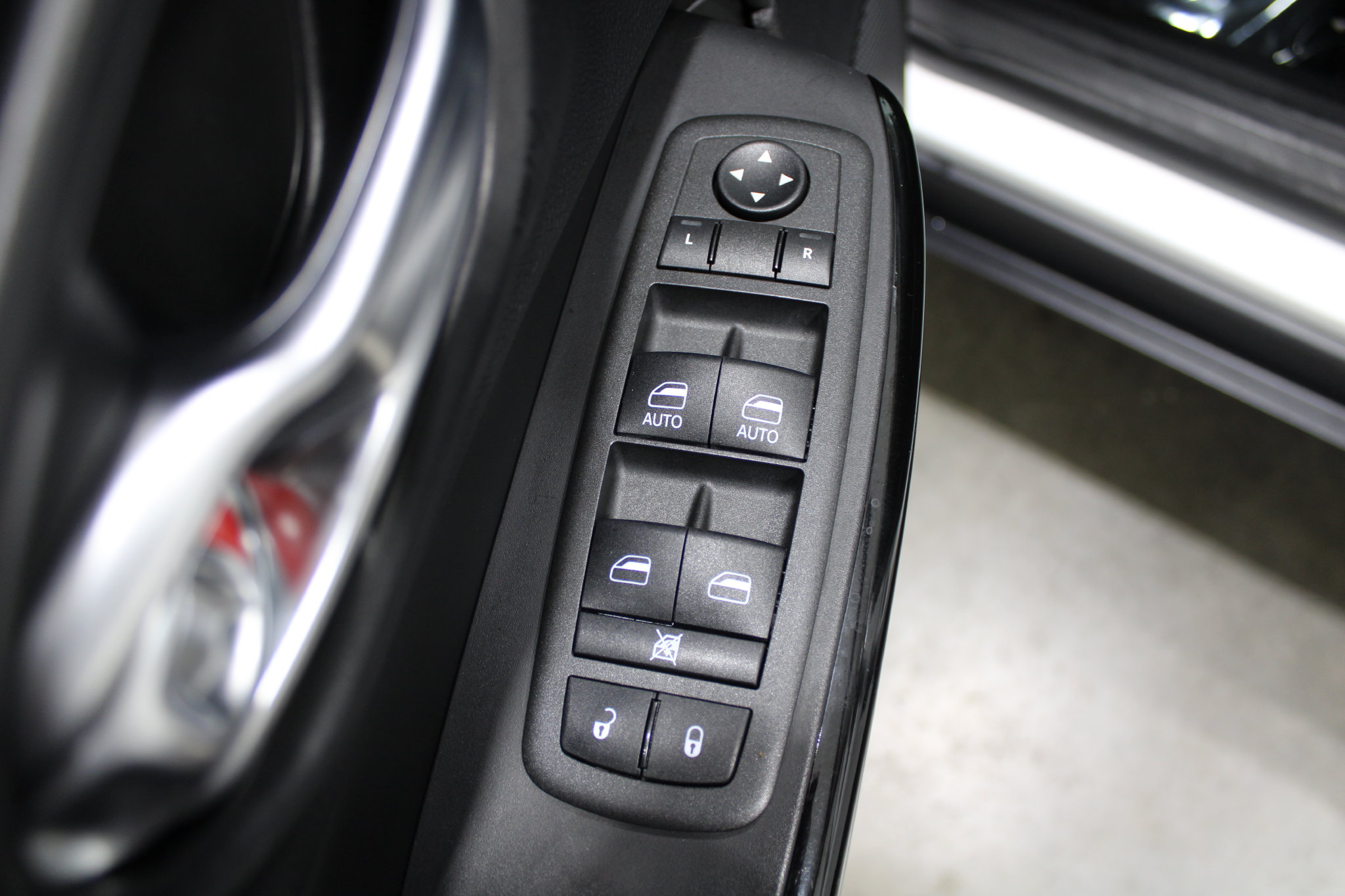 2023 Jeep Cherokee Altitude Lux - Photo 42
