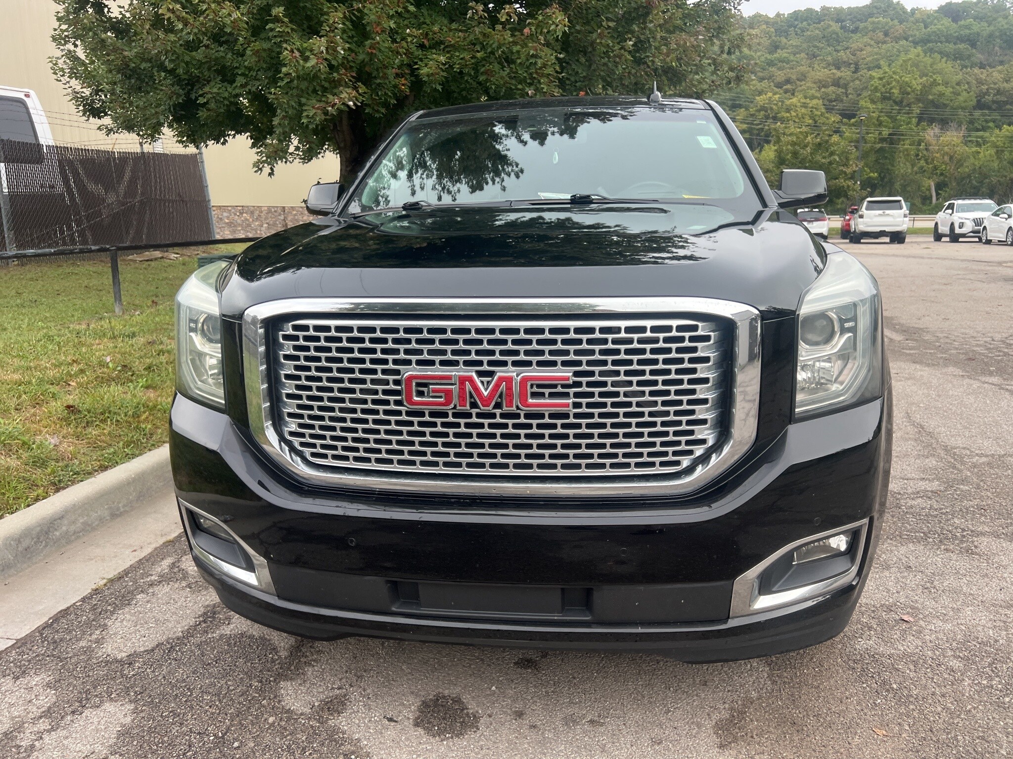 2015 Gmc Yukon XL Denali photo 2