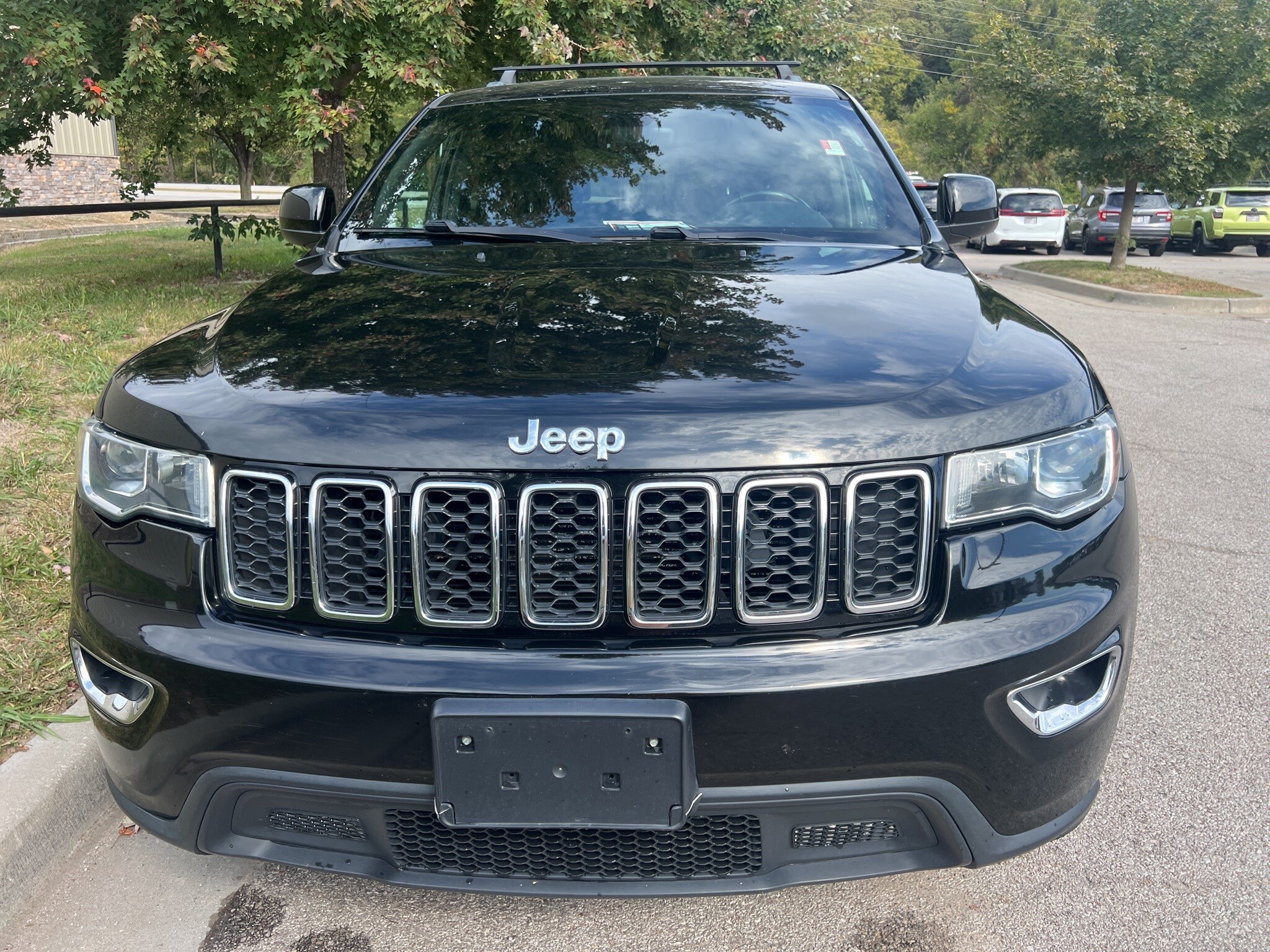 2018 Jeep Grand Cherokee Laredo photo 2