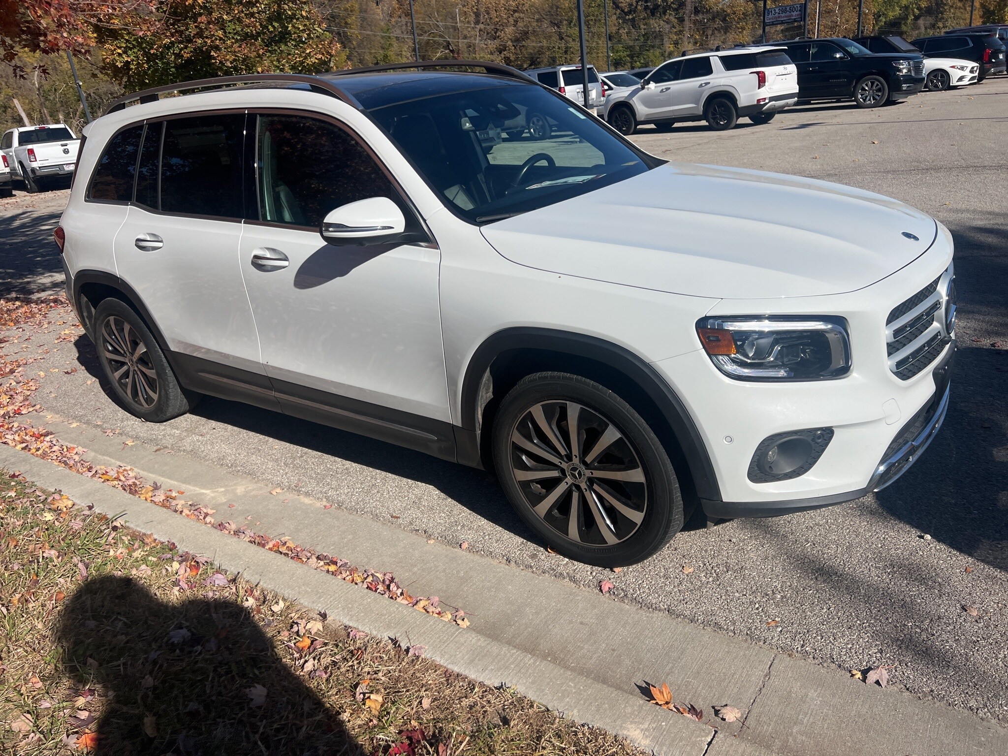 2021 Mercedes Benz GLB 250 photo 2