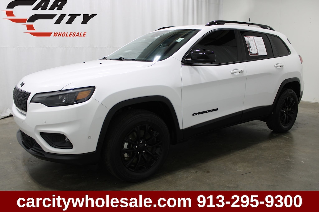Used 2023 Jeep Cherokee Altitude SUV