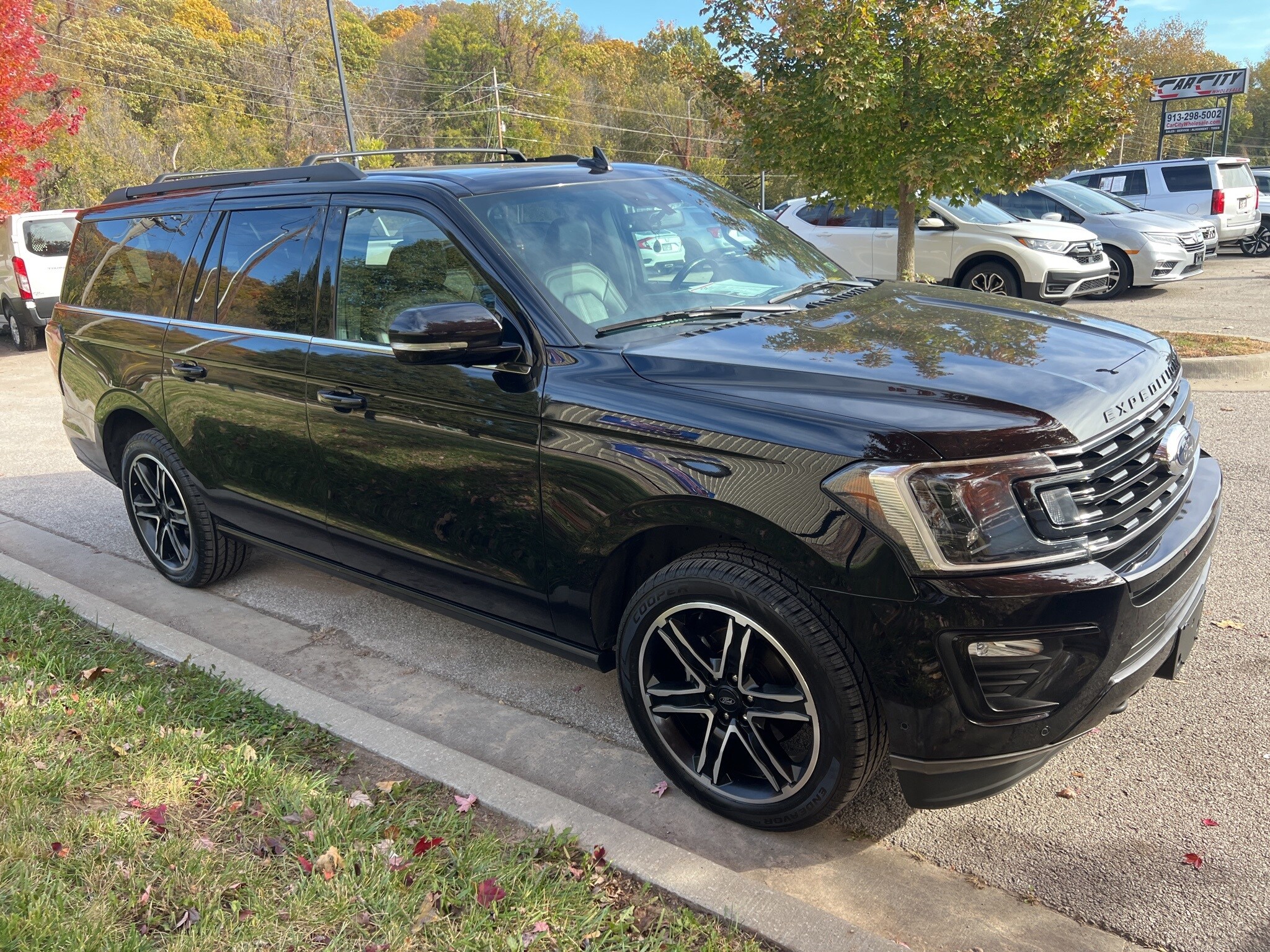 2021 Ford Expedition MAX Limited photo 2
