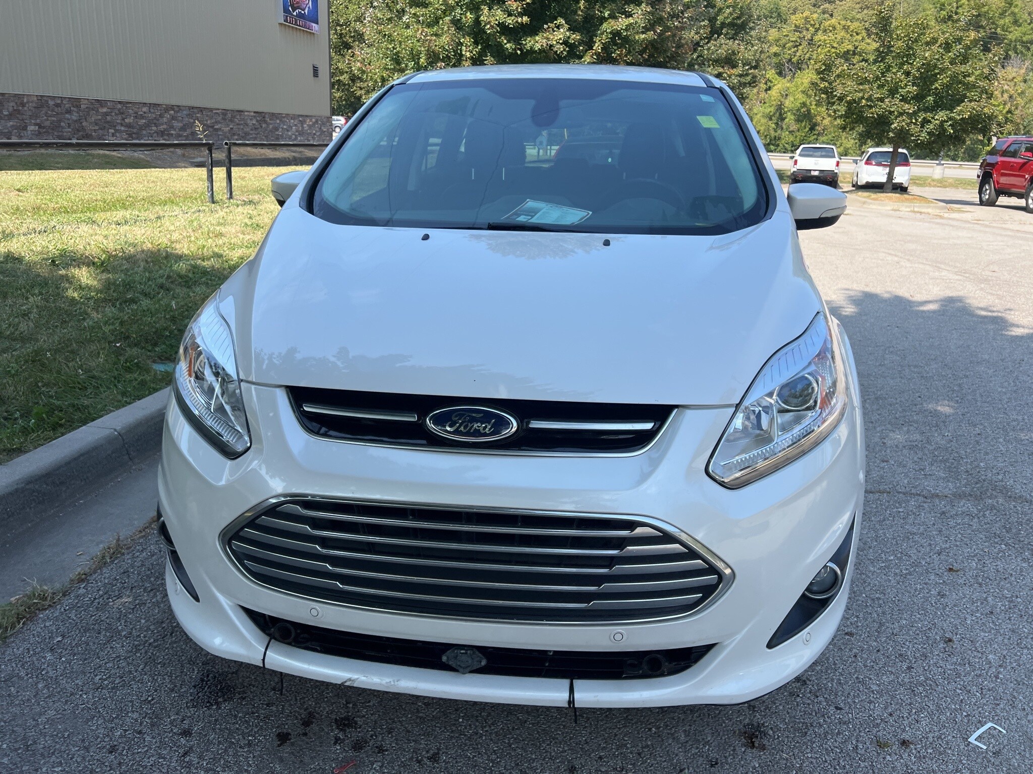 2018 Ford C-Max Hybrid Titanium photo 2