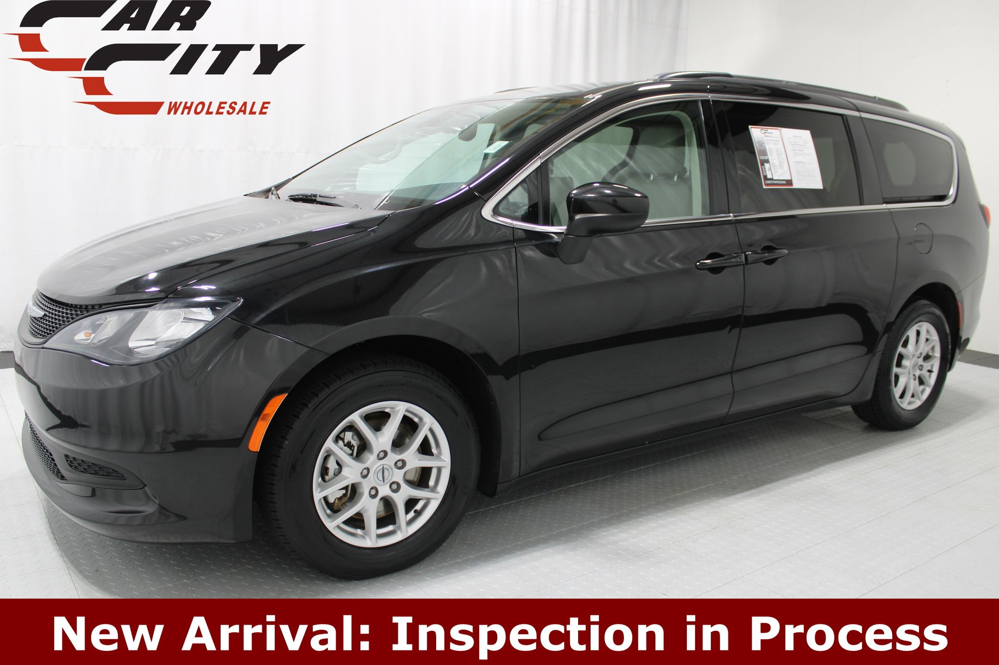 2021 Chrysler Voyager LXI's photo