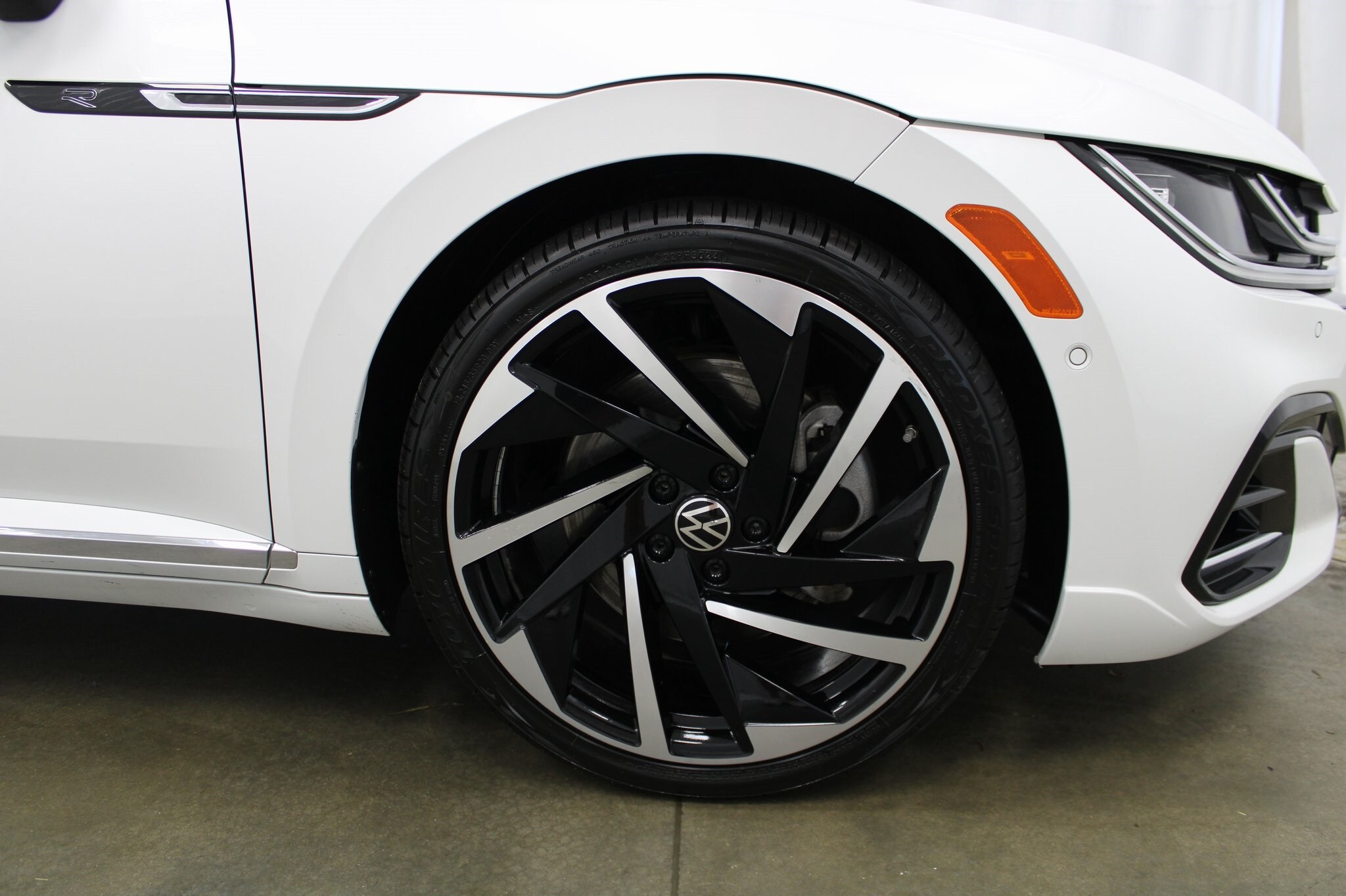 2021 Volkswagen Arteon SEL Premium R-Line photo 4