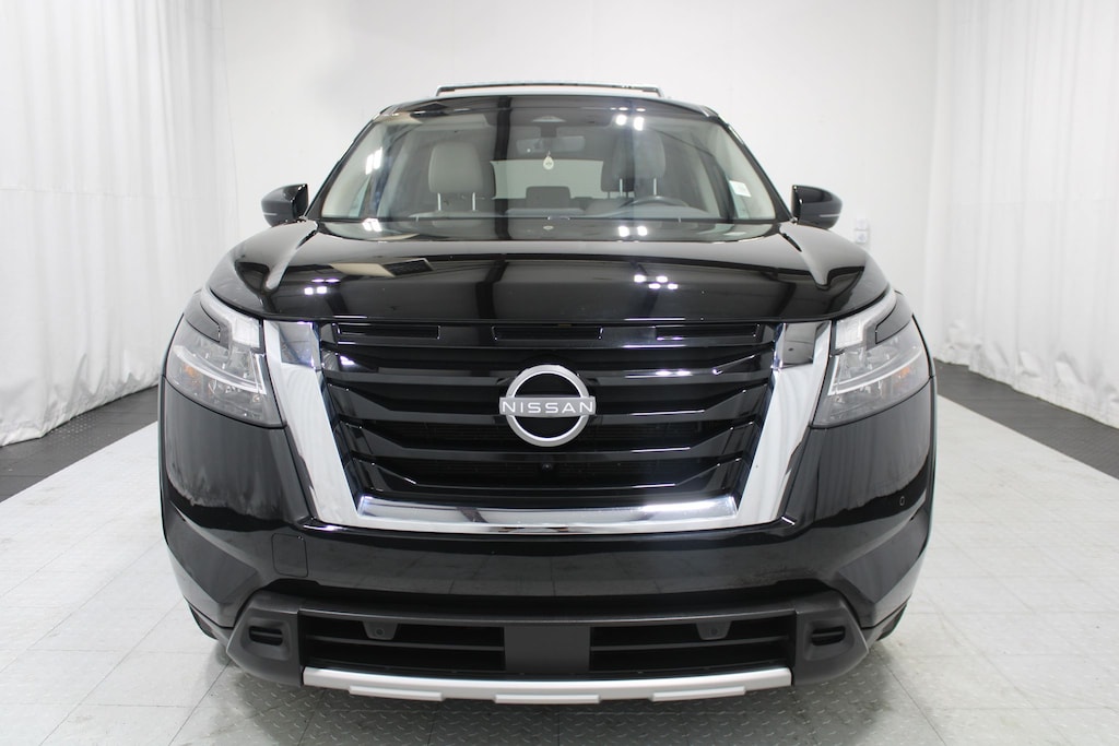 Used 2023 Nissan Pathfinder SL SUV