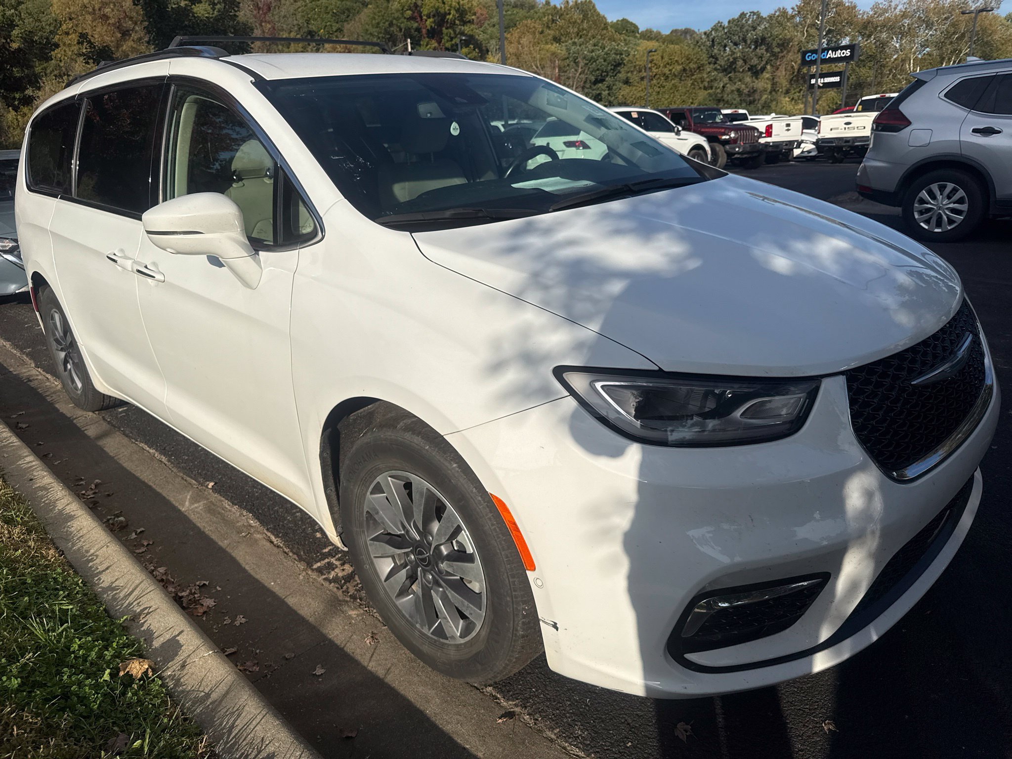 Used 2021 Chrysler Pacifica Hybrid Touring L Minivan/Van