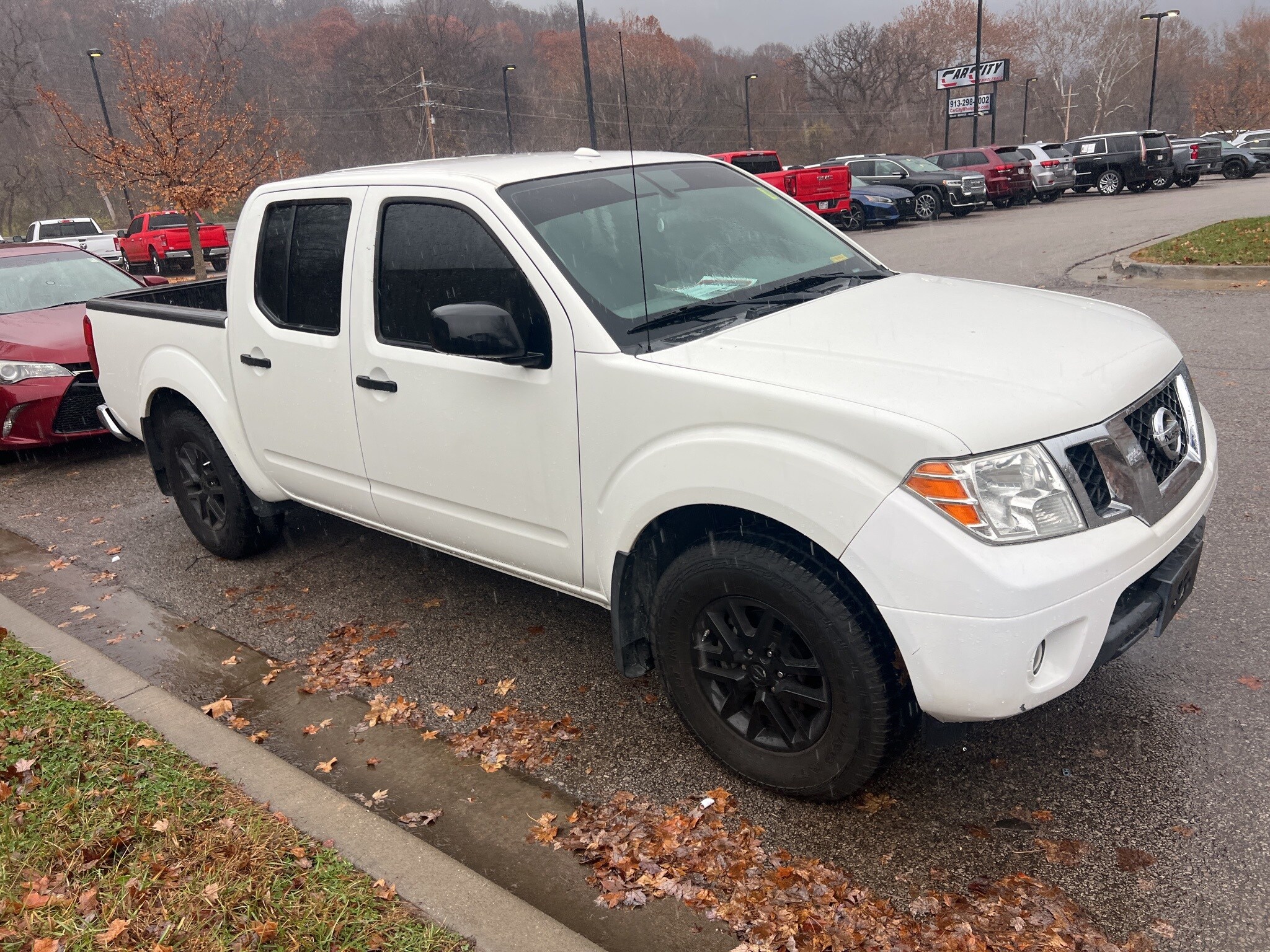 2018 Nissan Frontier SV photo 3