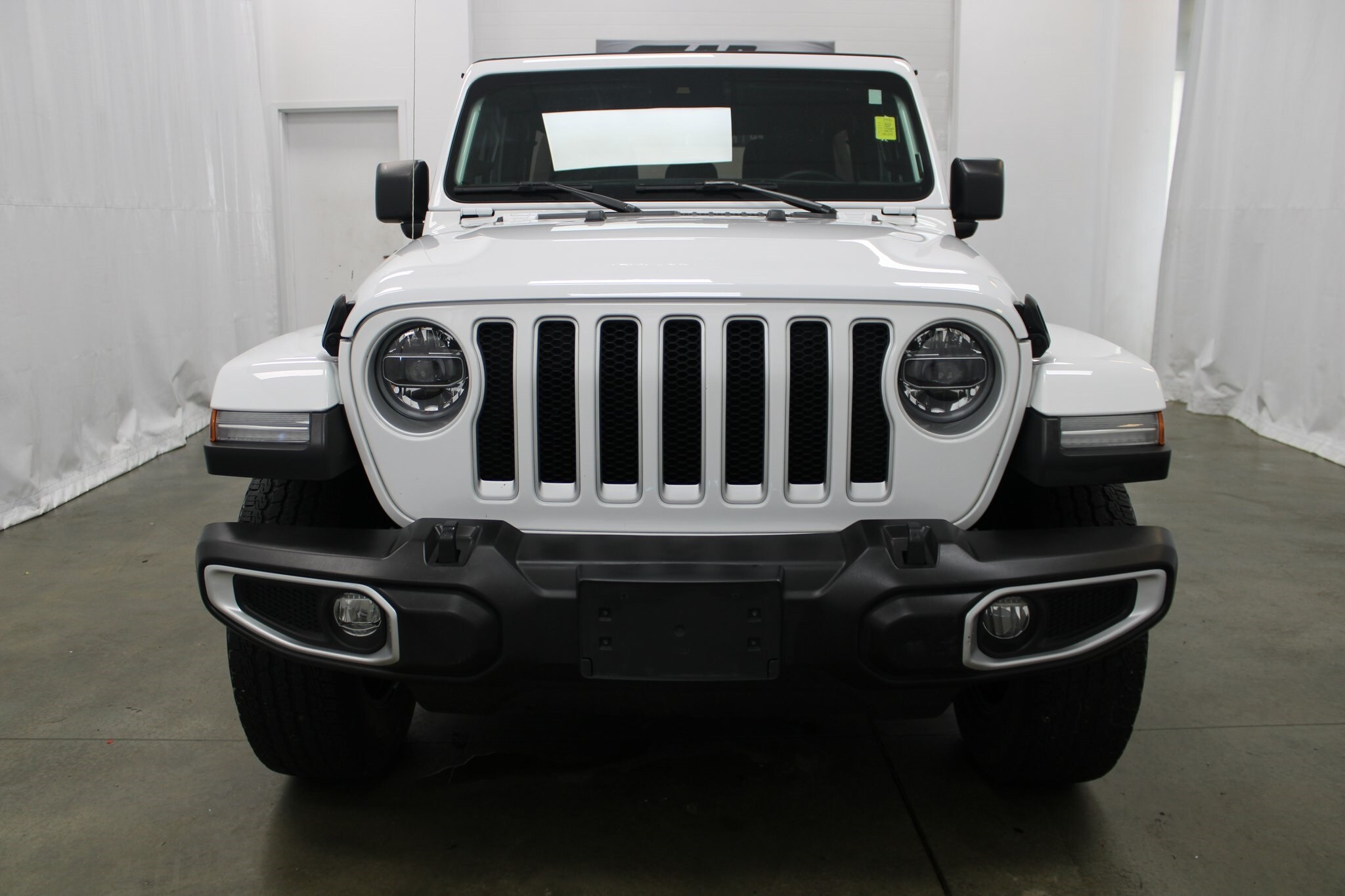 2022 Jeep Wrangler Unlimited Sahara photo 2