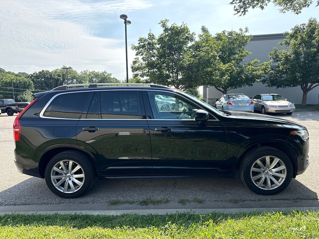 Used 2017 Volvo XC90 T6 Momentum SUV