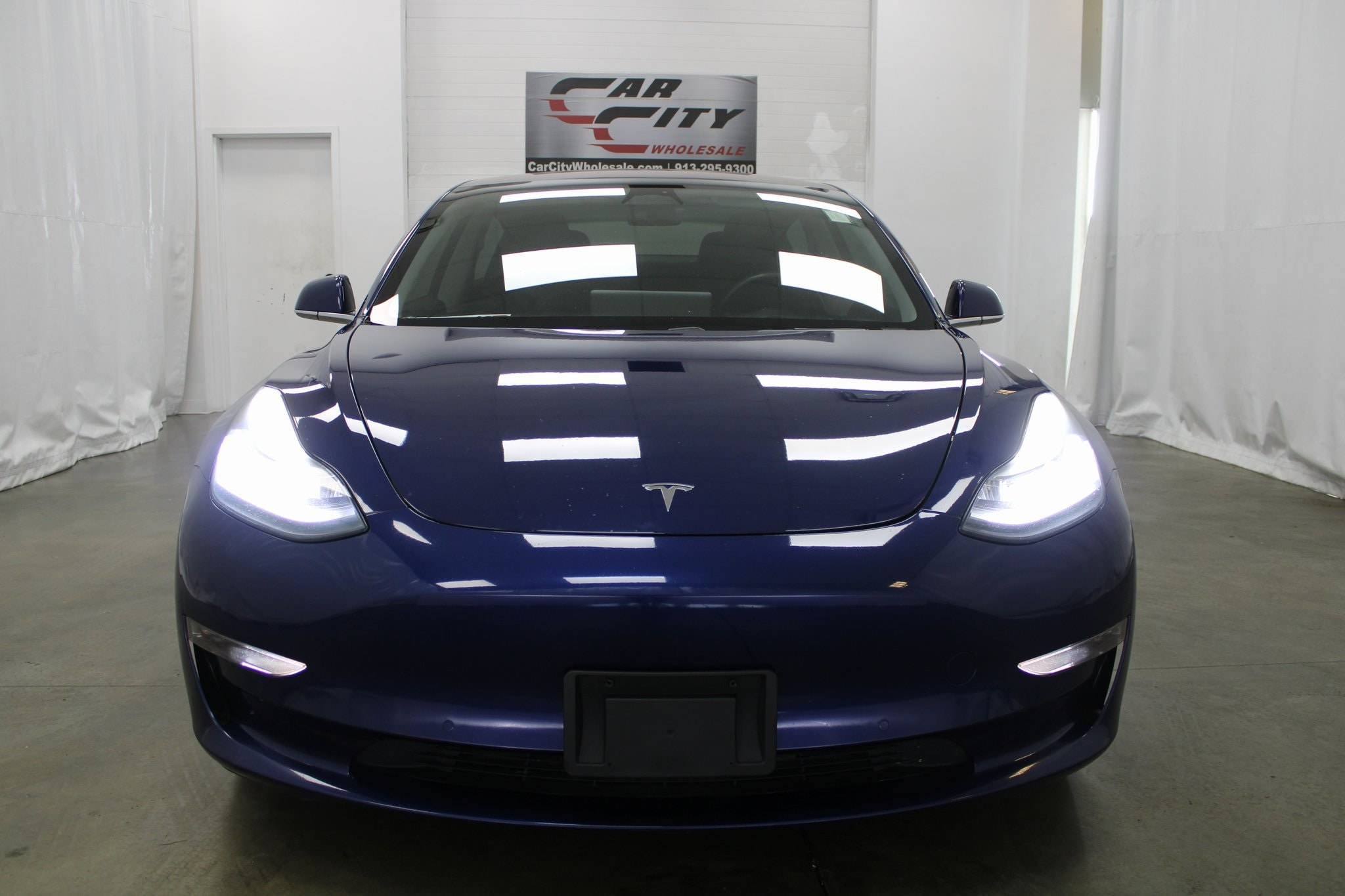 2019 Tesla Model 3 Long Range photo 2