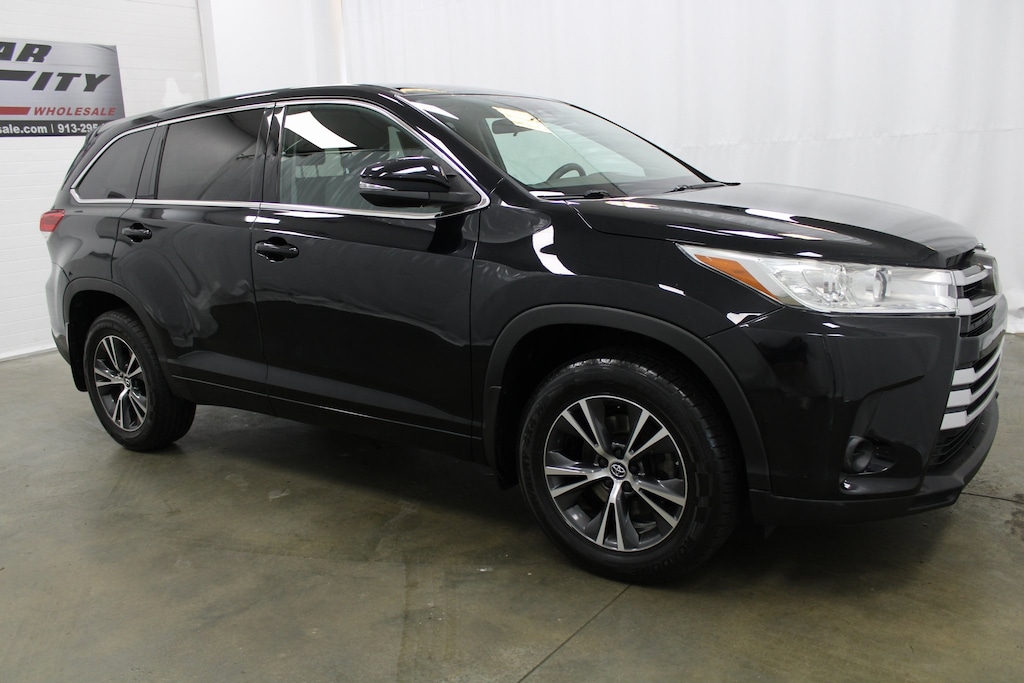 Used 2018 Toyota Highlander LE SUV