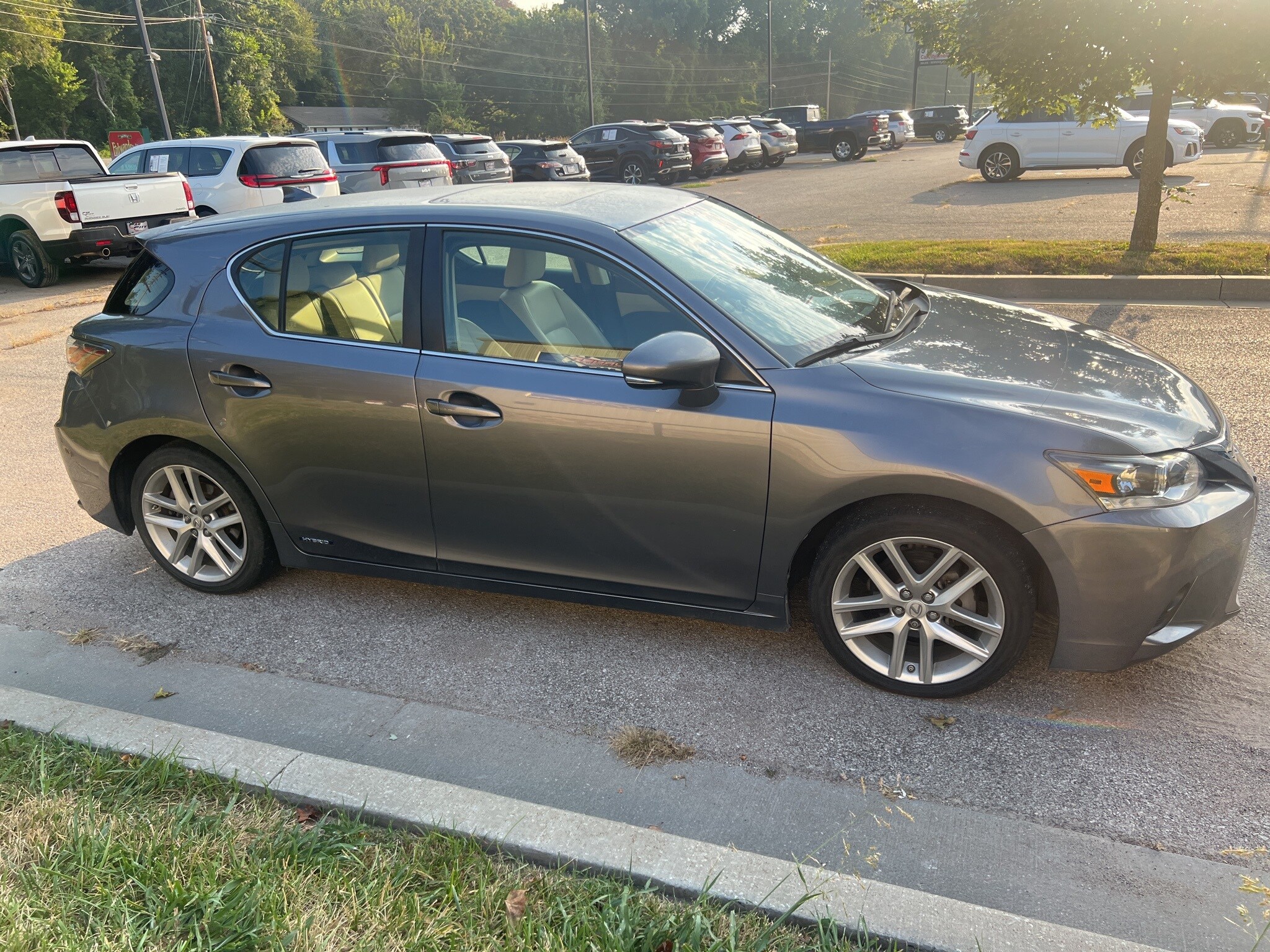 2014 Lexus CT 200h photo 4