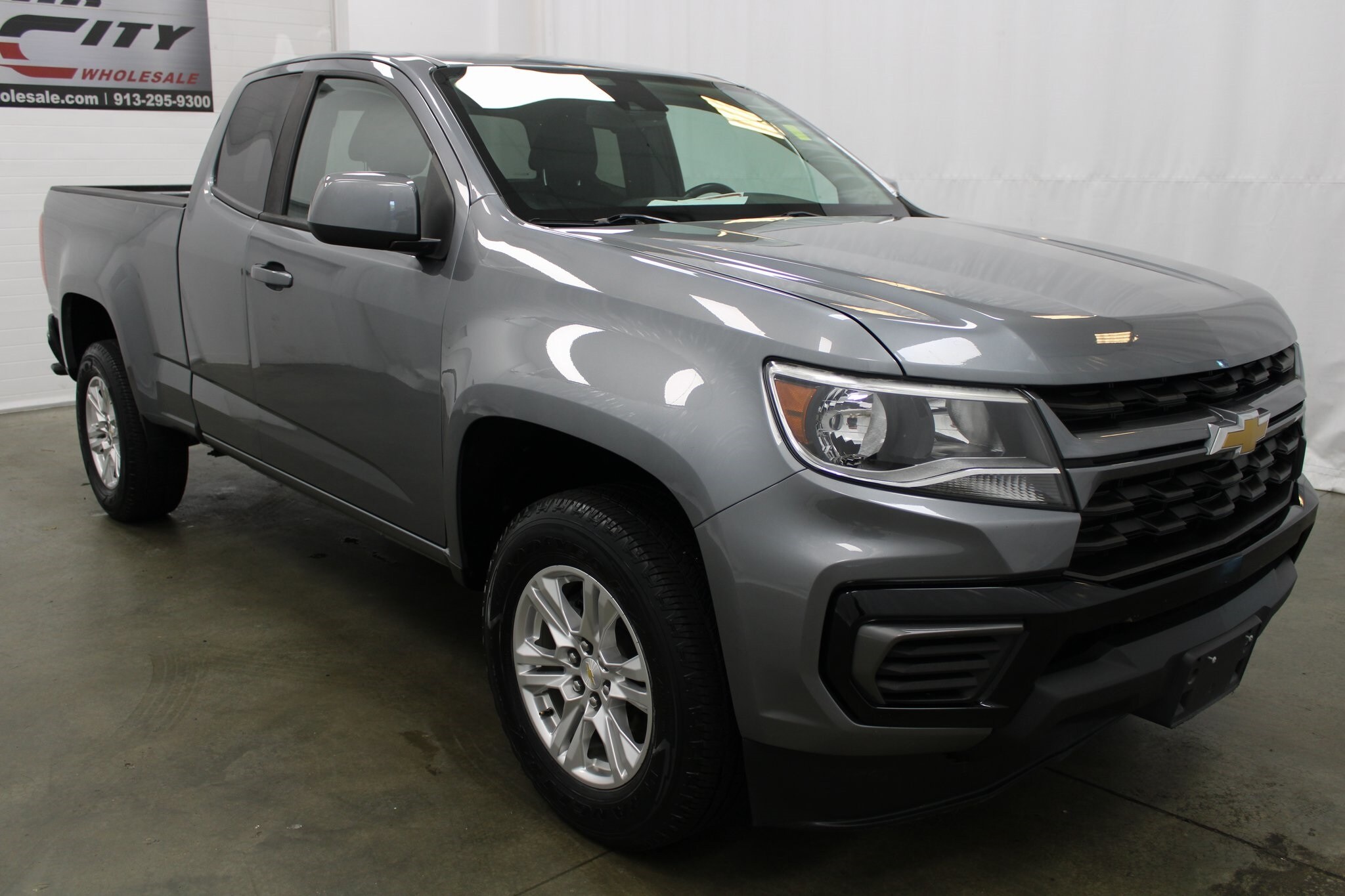 2021 Chevrolet Colorado LT photo 3