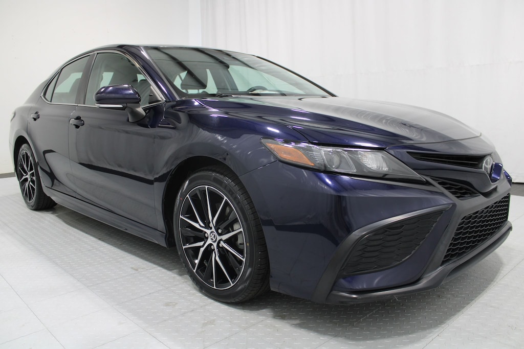 Used 2022 Toyota Camry SE Sedan