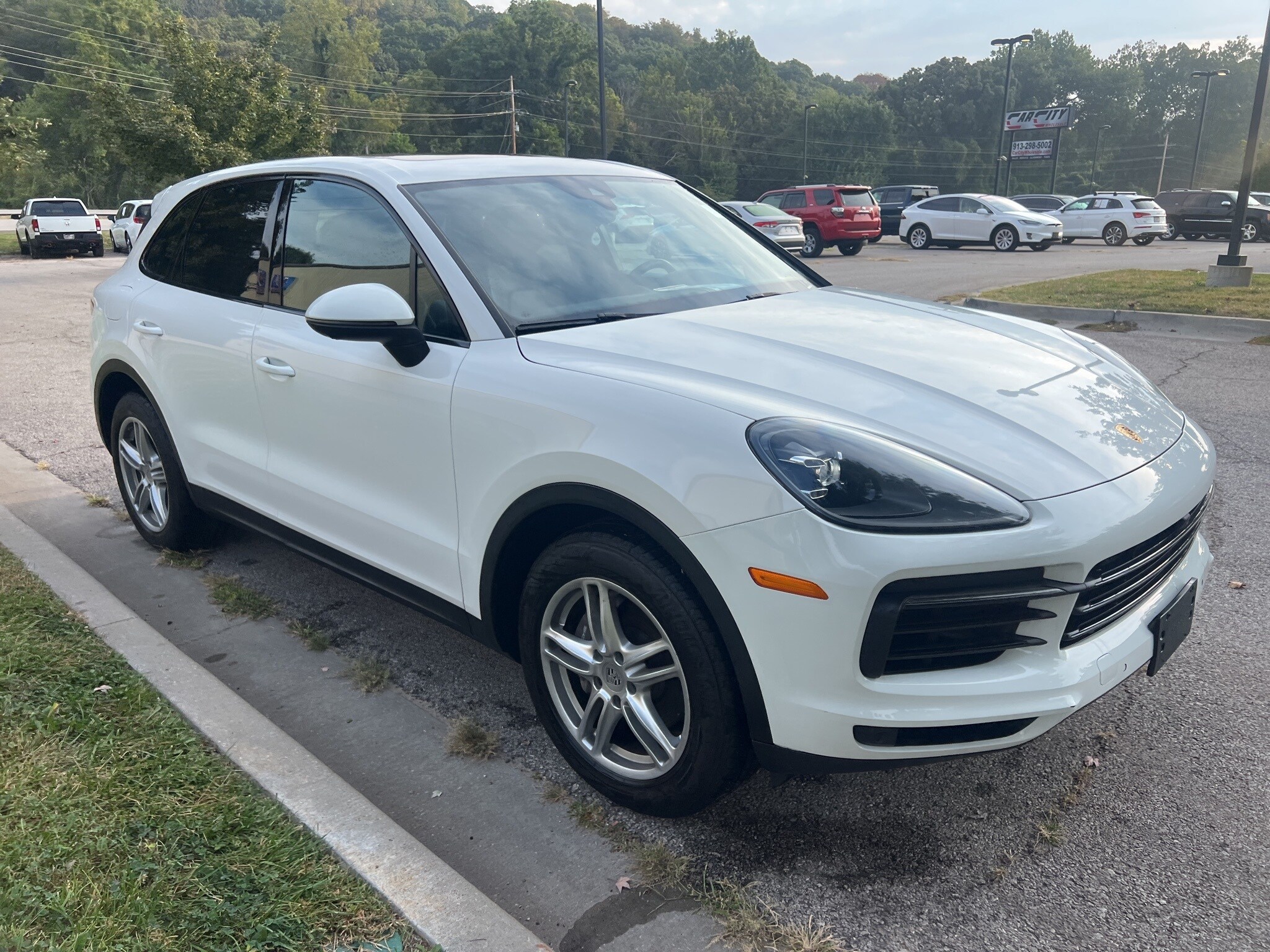 2020 Porsche Cayenne Base photo 3